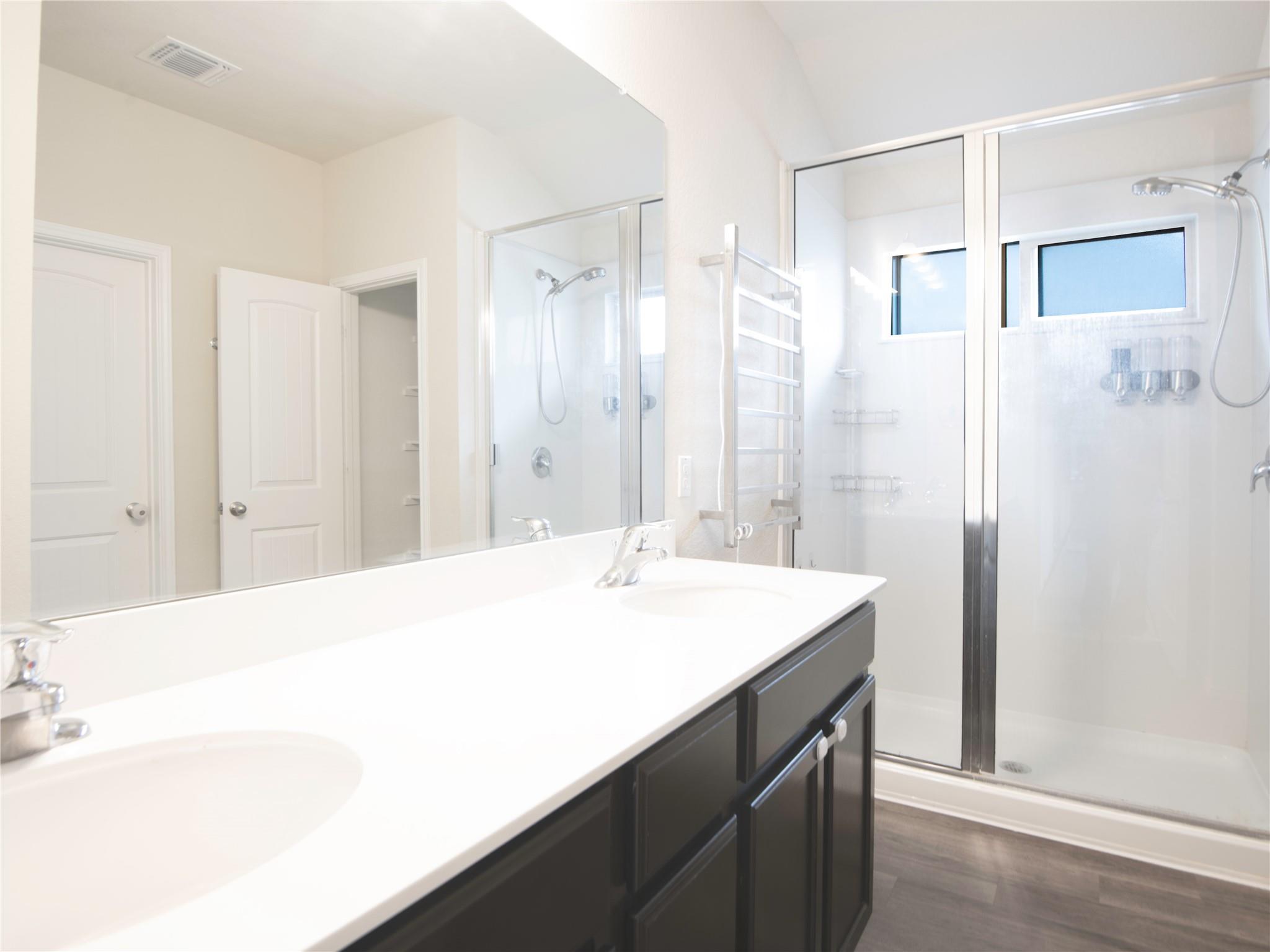 106 Reagor Dr, Taylor, TX 76574