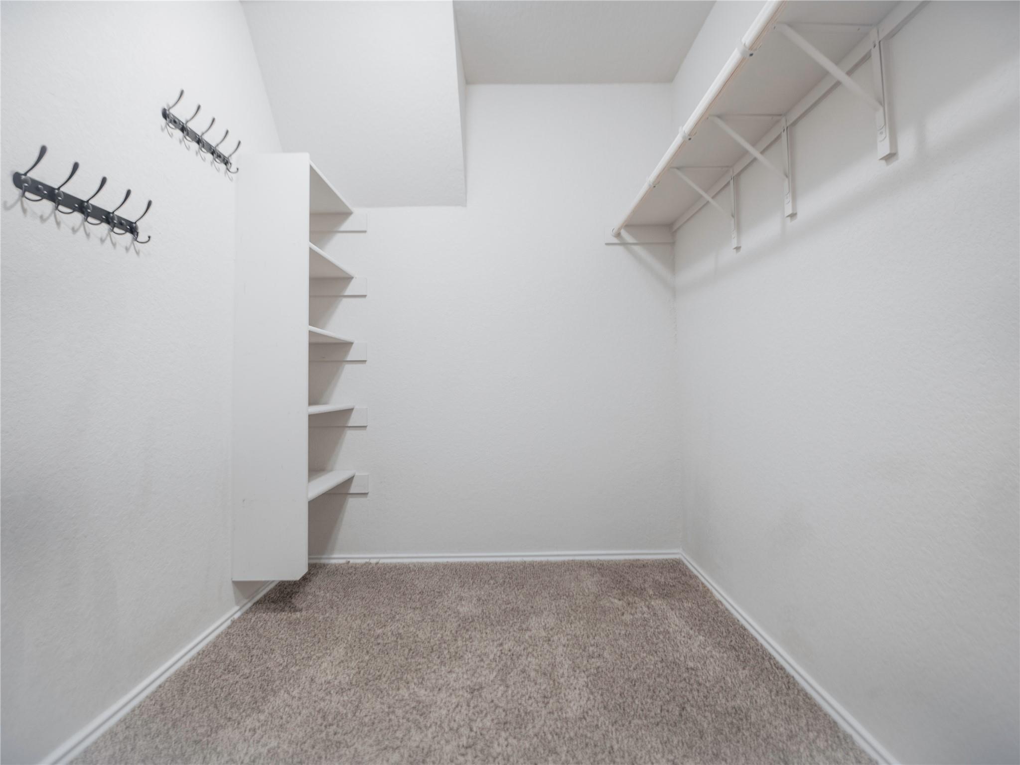 106 Reagor Dr, Taylor, TX 76574