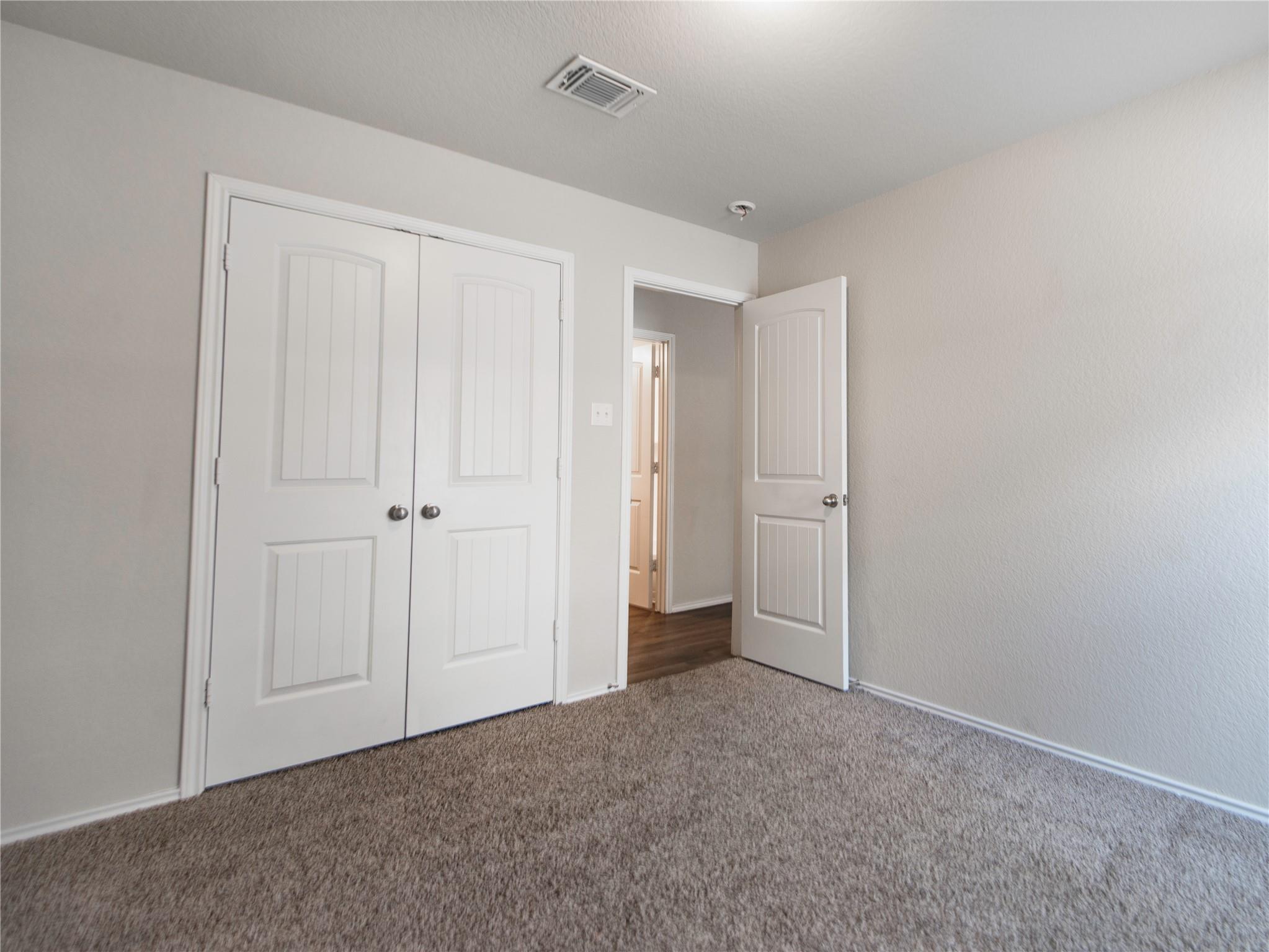 106 Reagor Dr, Taylor, TX 76574