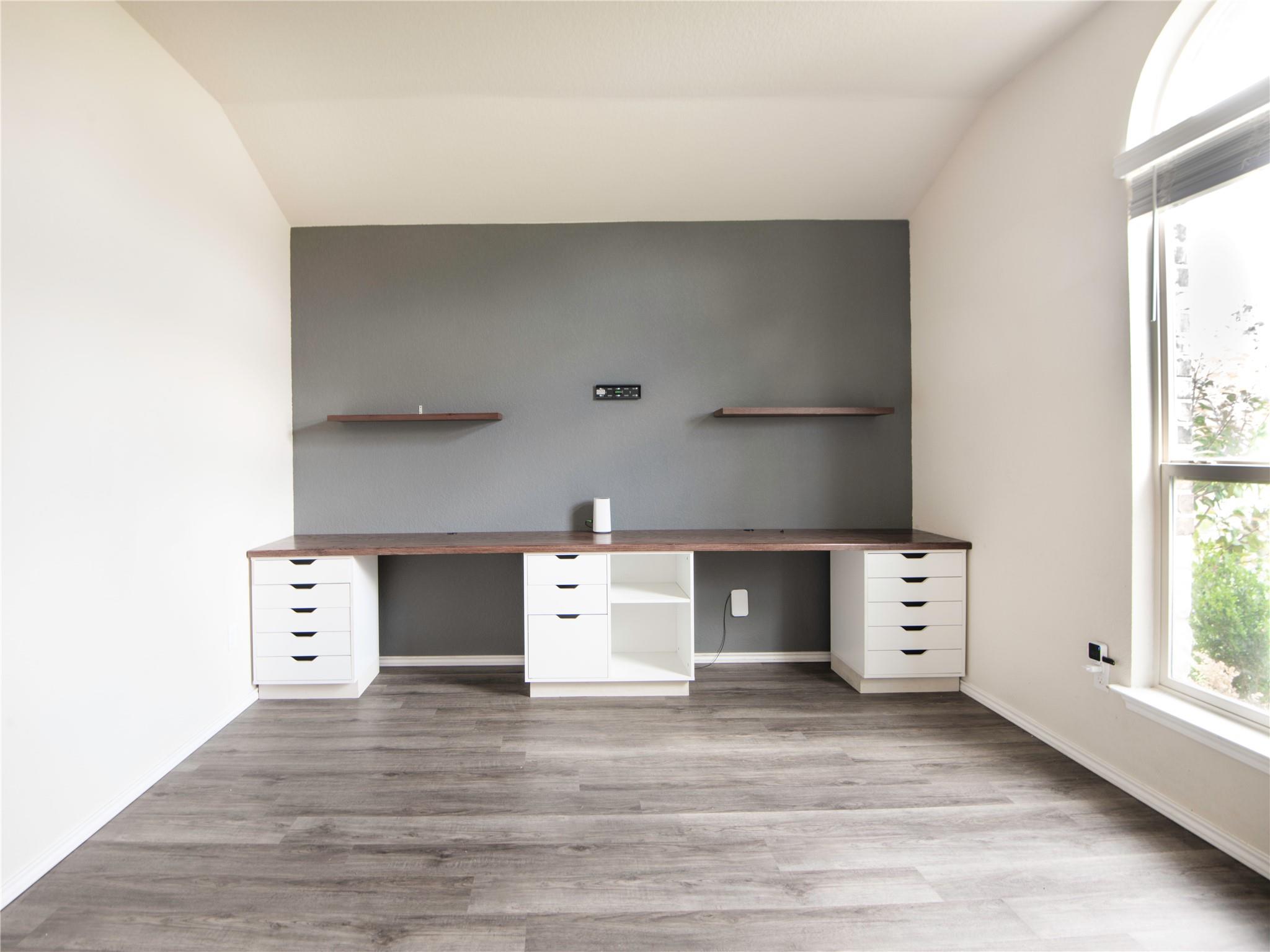 106 Reagor Dr, Taylor, TX 76574