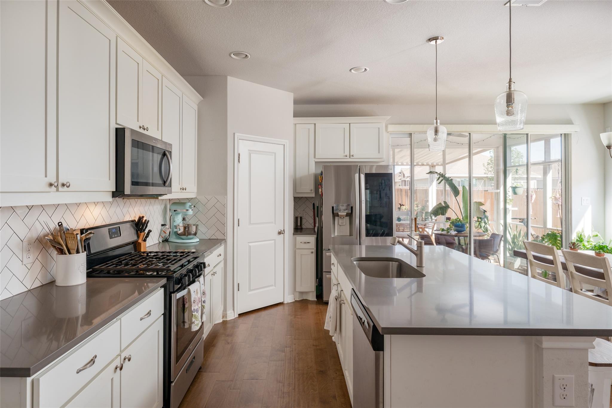 348 Lacey Oak Loop, San Marcos, TX 78666