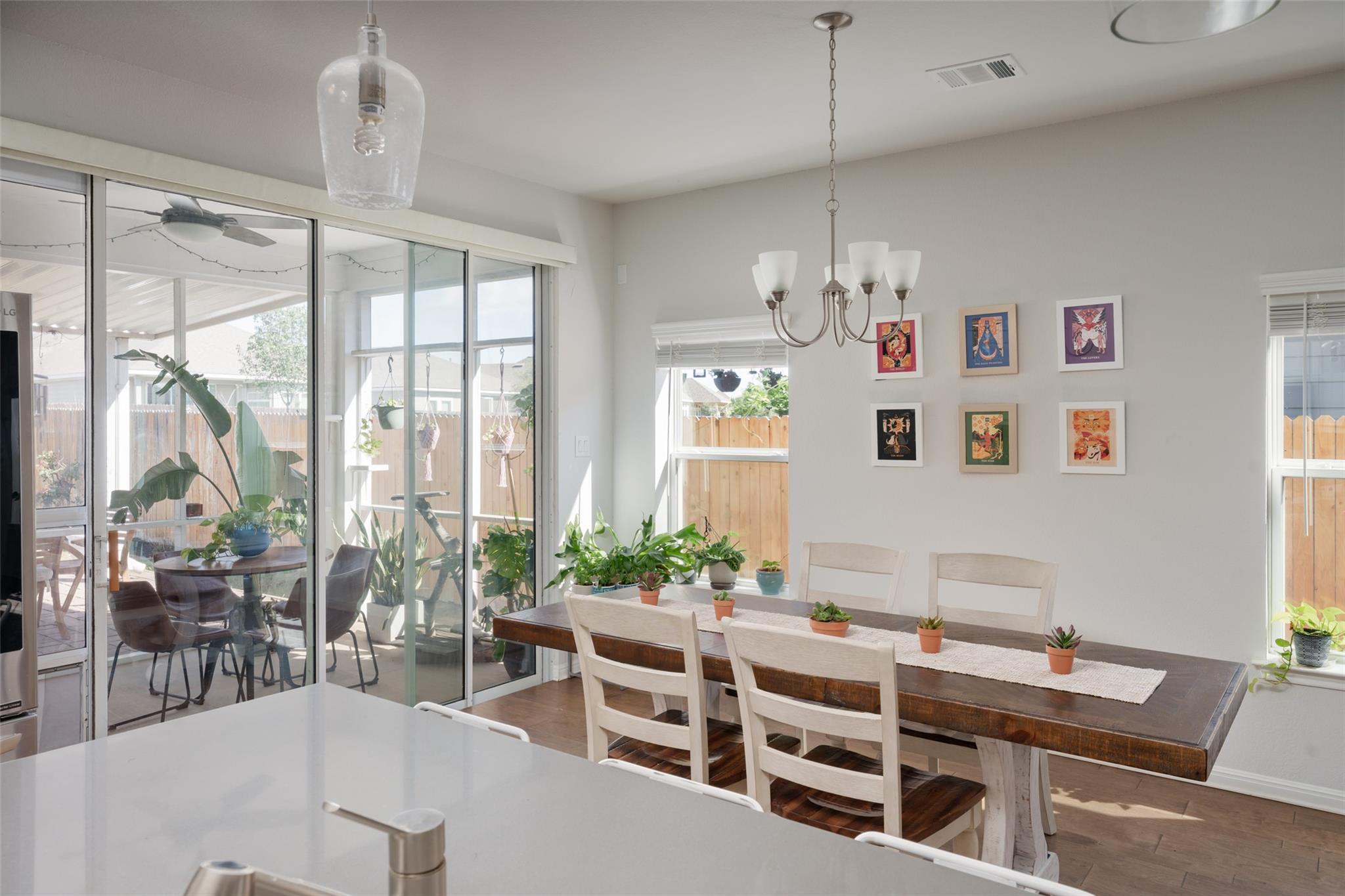 348 Lacey Oak Loop, San Marcos, TX 78666