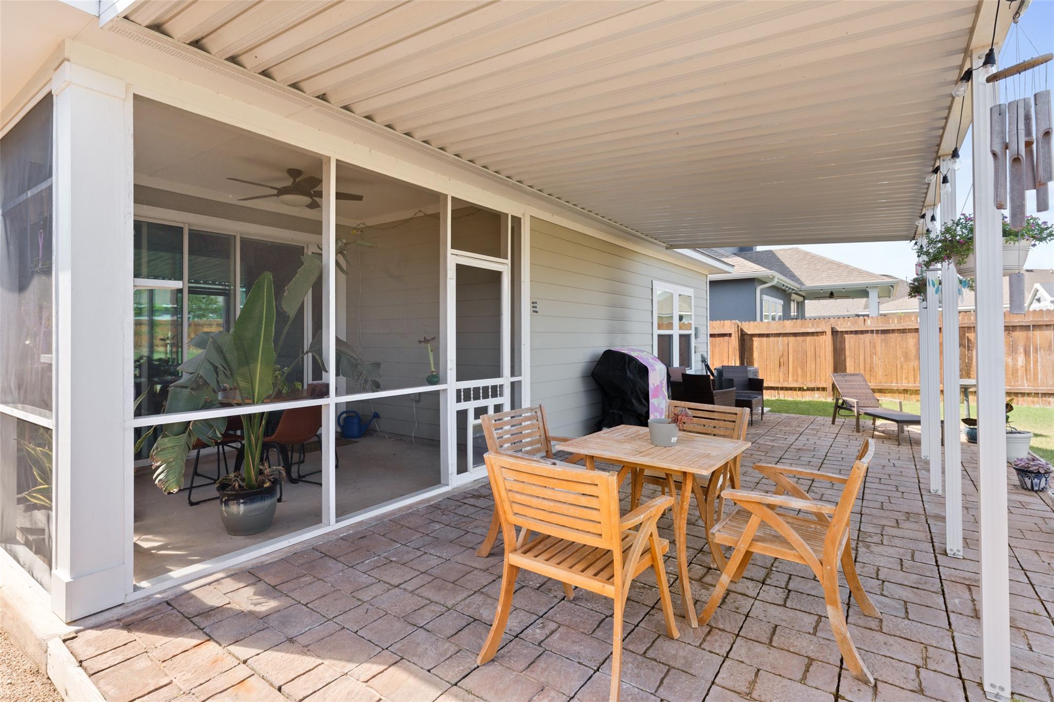 348 Lacey Oak Loop, San Marcos, TX 78666