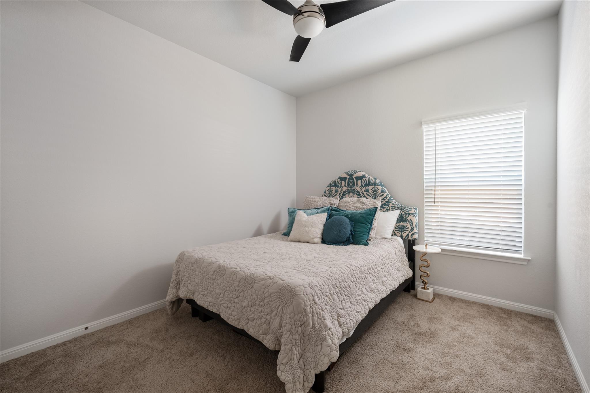 348 Lacey Oak Loop, San Marcos, TX 78666