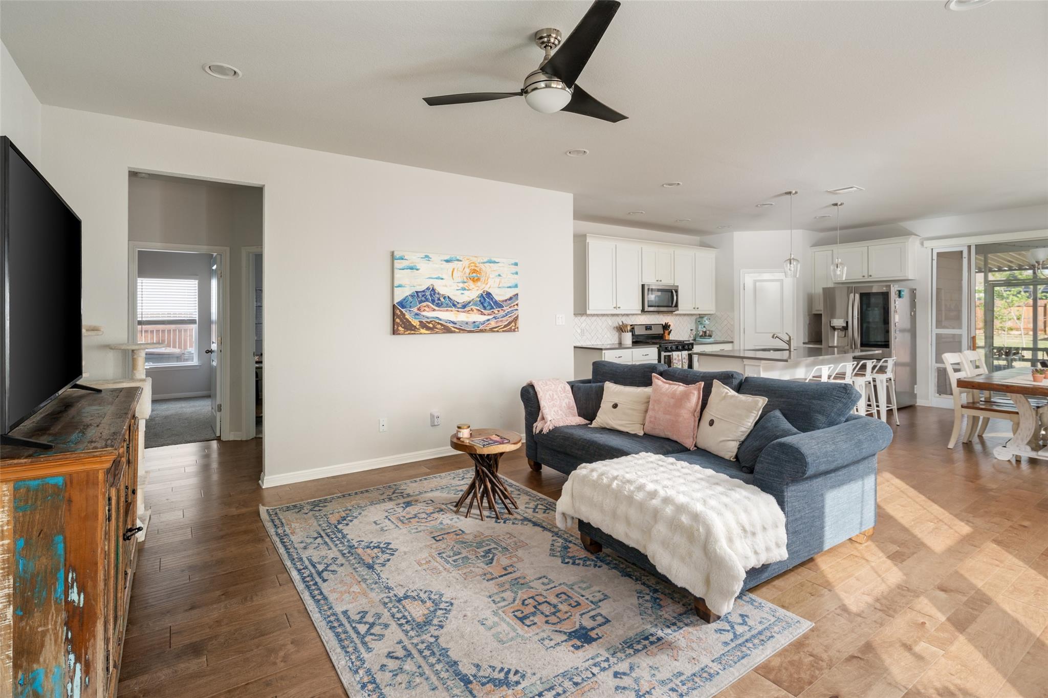 348 Lacey Oak Loop, San Marcos, TX 78666