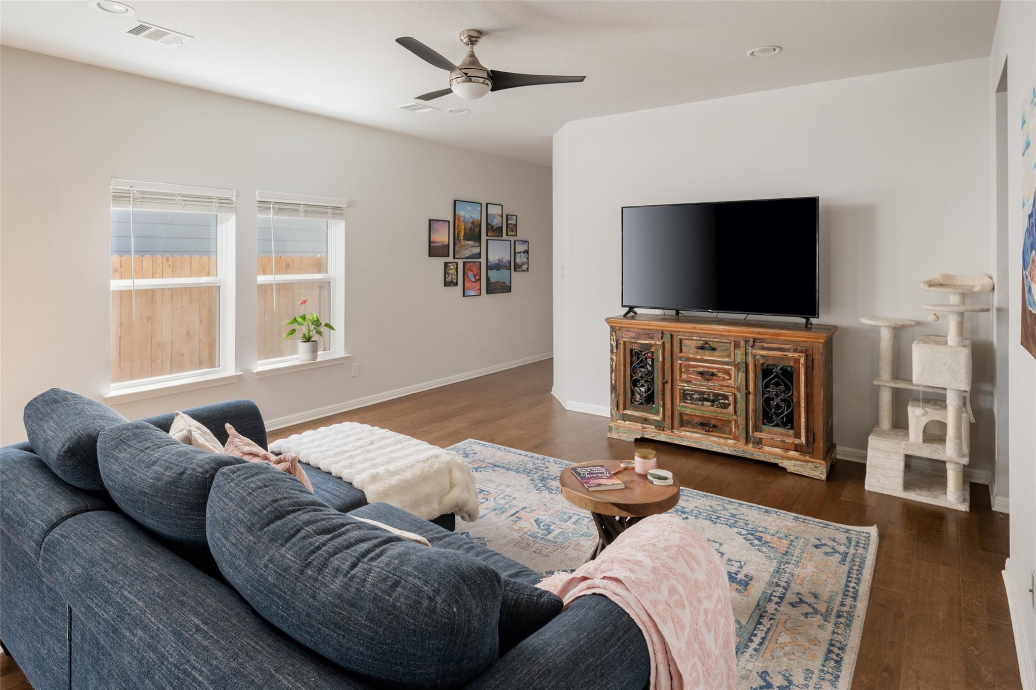 348 Lacey Oak Loop, San Marcos, TX 78666