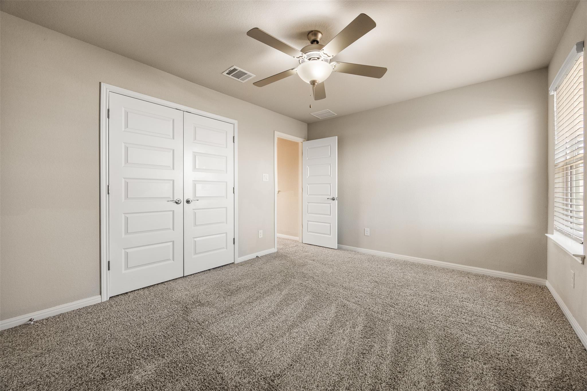 202 Fairmeadow Downs Dr, Hutto, TX 78634