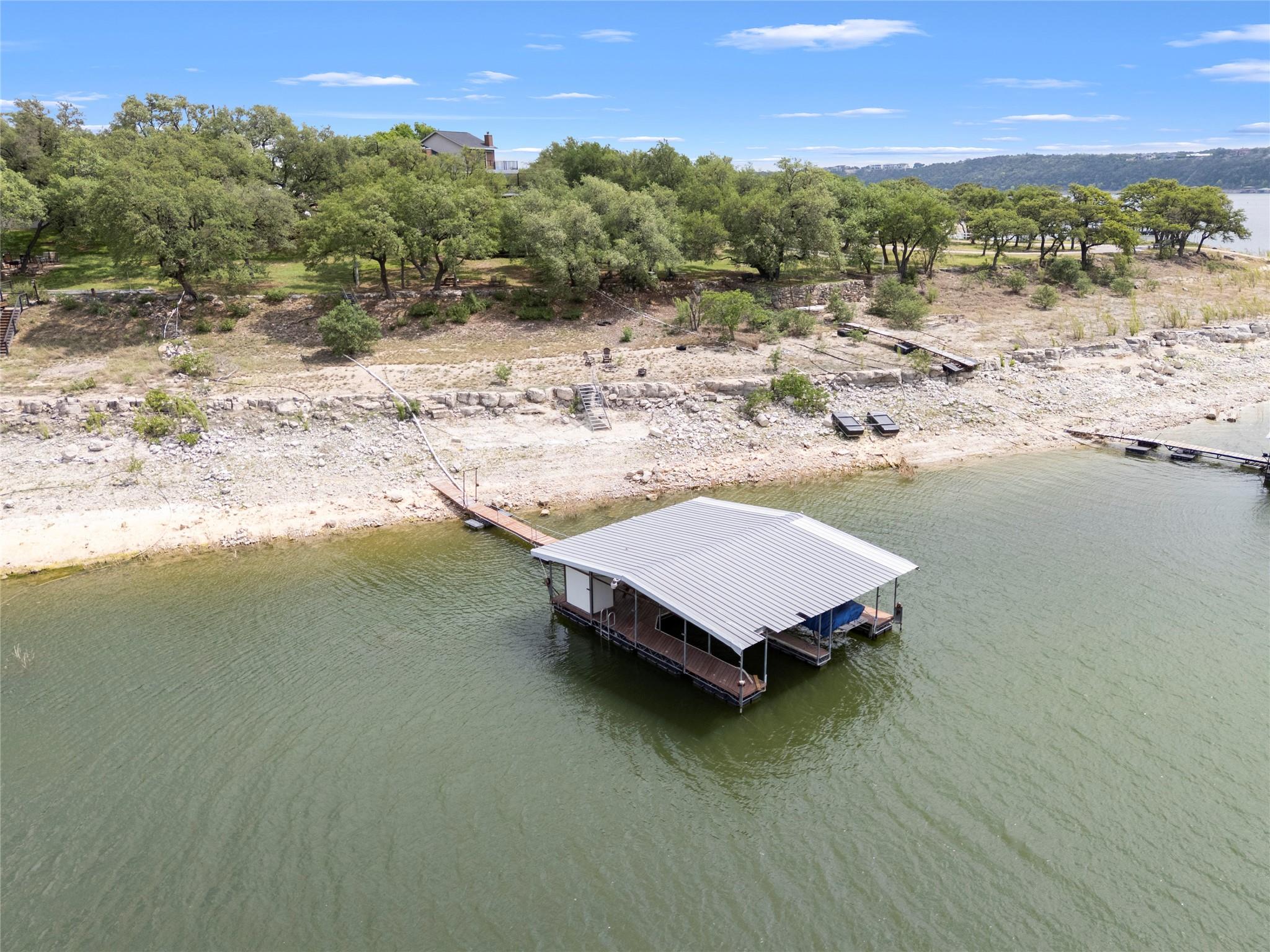 1131 Edgewater Dr, Spicewood, TX 78669