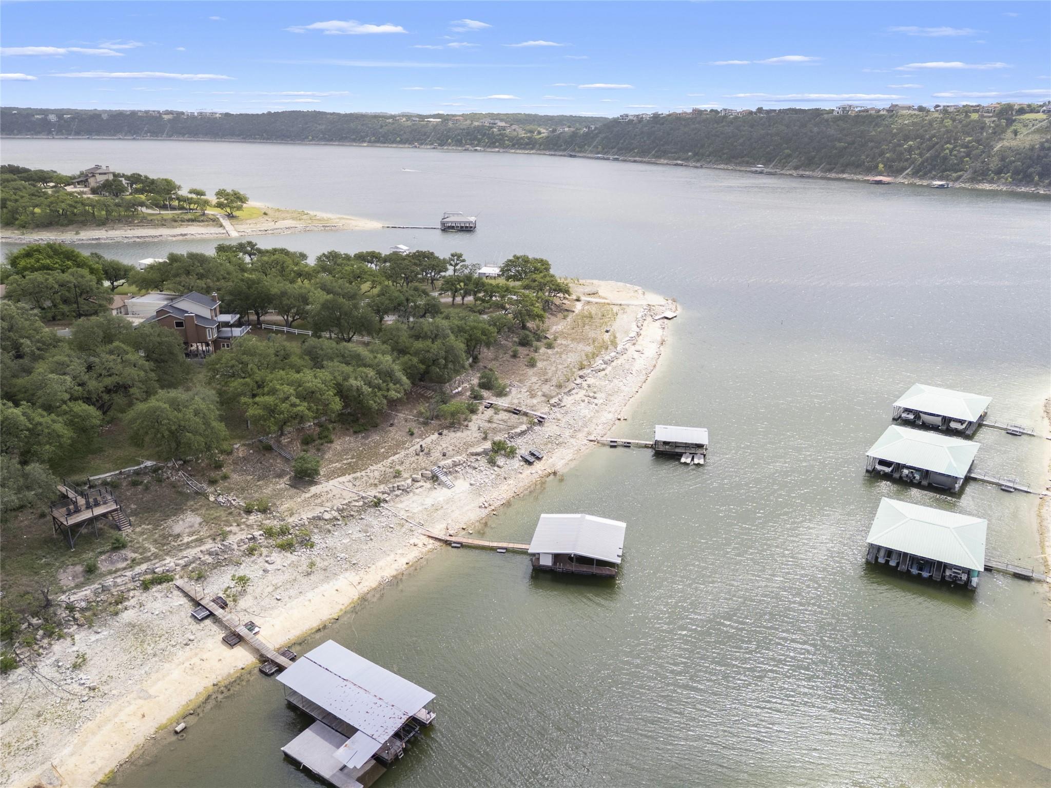 1131 Edgewater Dr, Spicewood, TX 78669