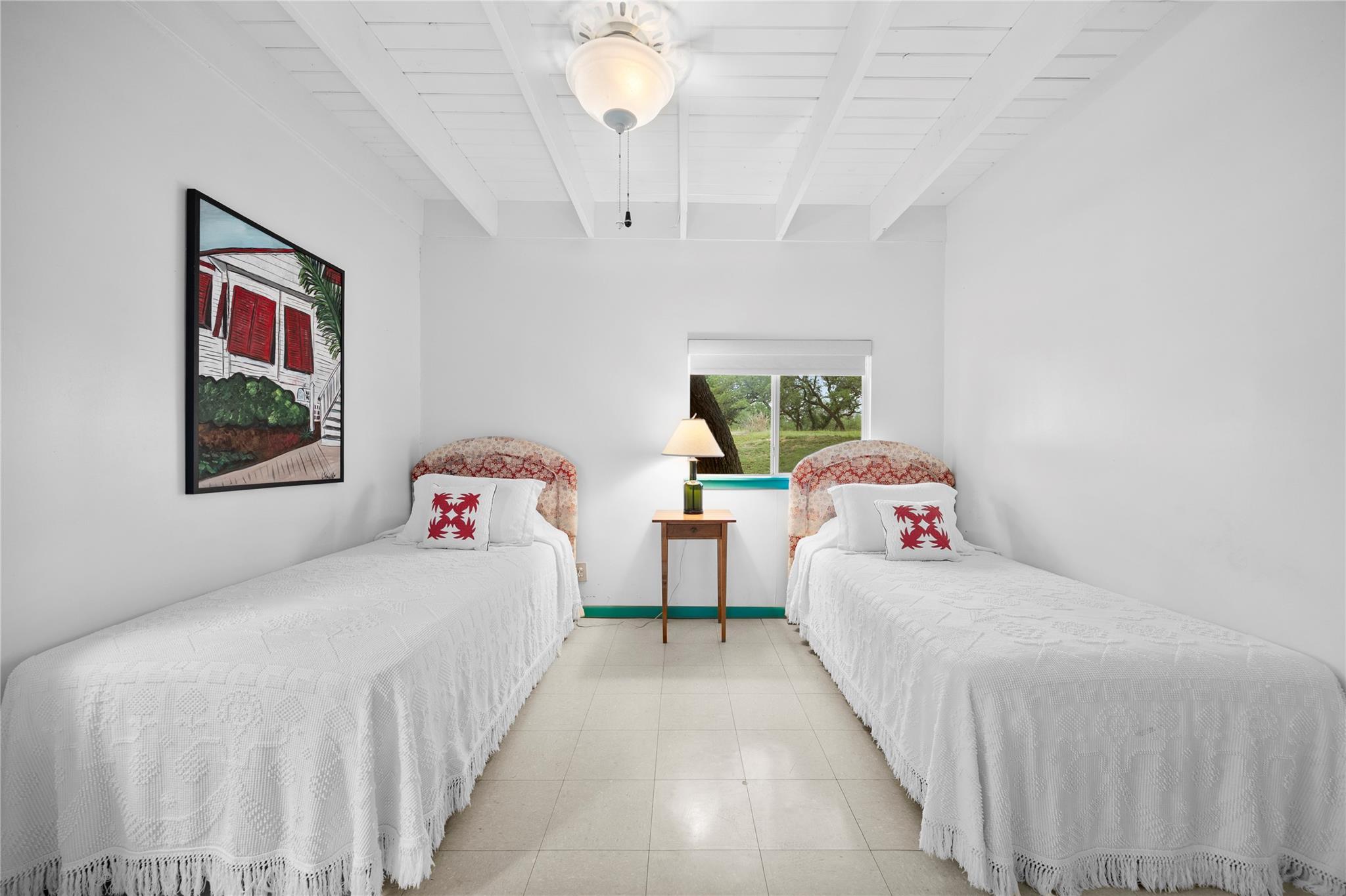 1131 Edgewater Dr, Spicewood, TX 78669