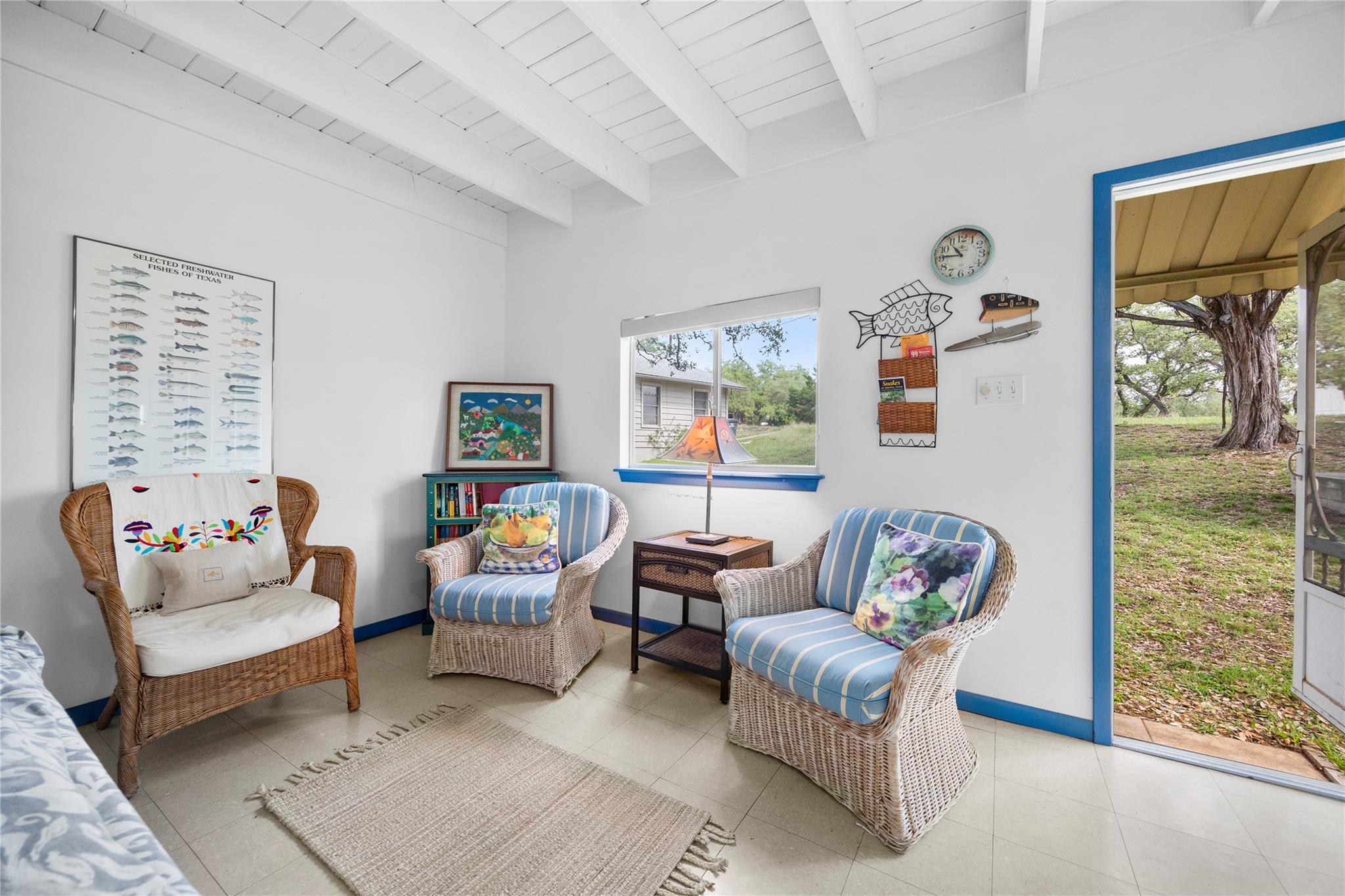 1131 Edgewater Dr, Spicewood, TX 78669