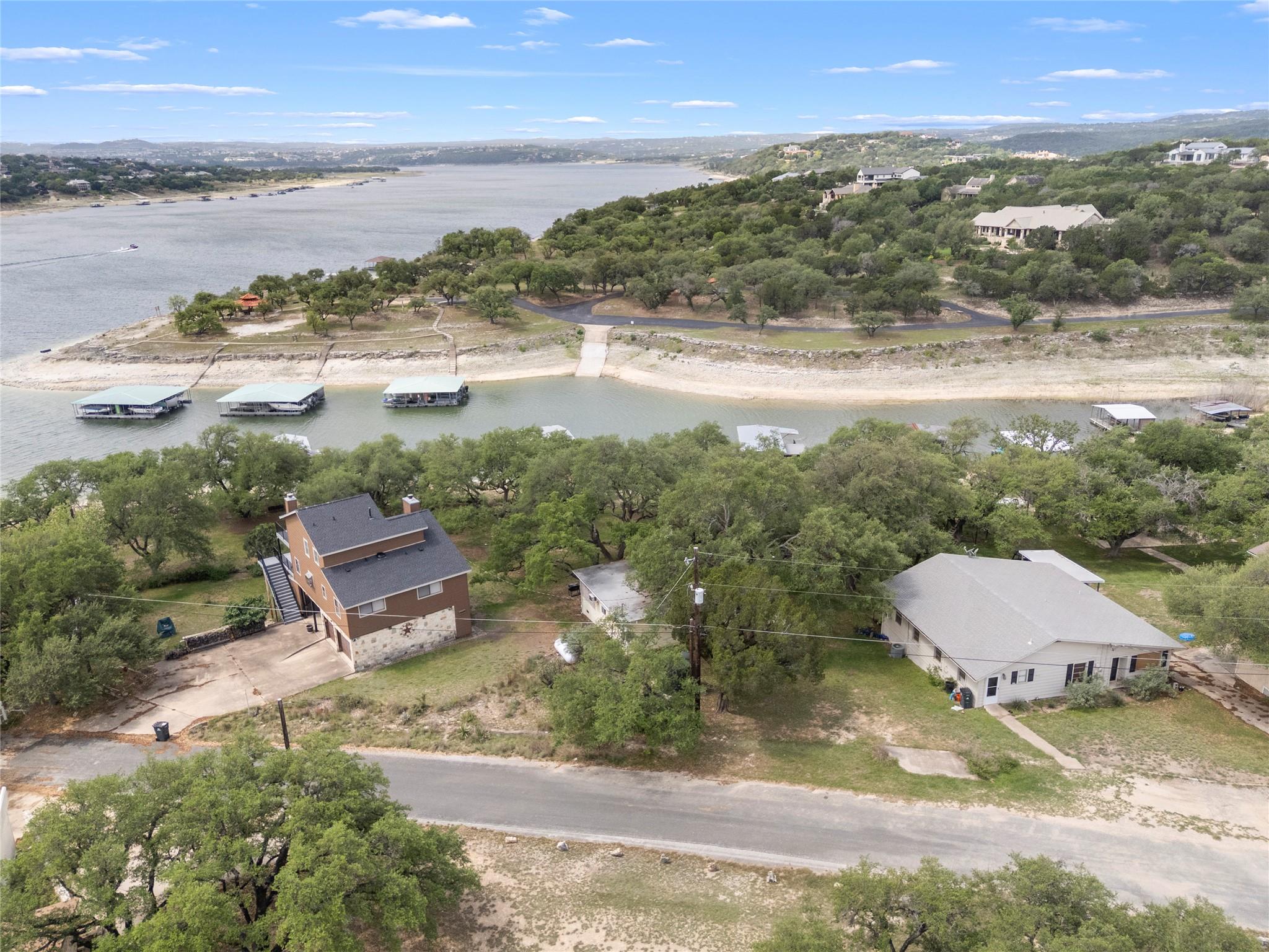 1131 Edgewater Dr, Spicewood, TX 78669