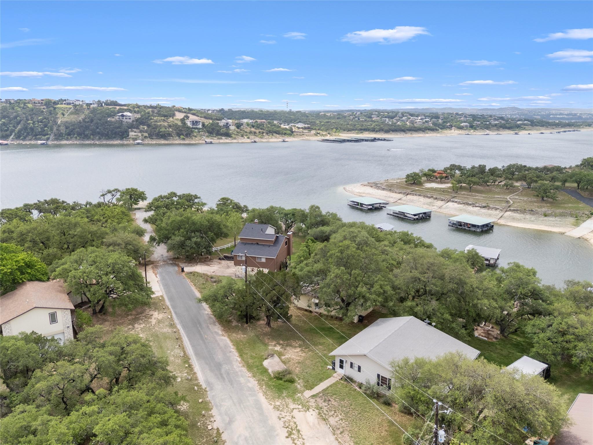 1131 Edgewater Dr, Spicewood, TX 78669