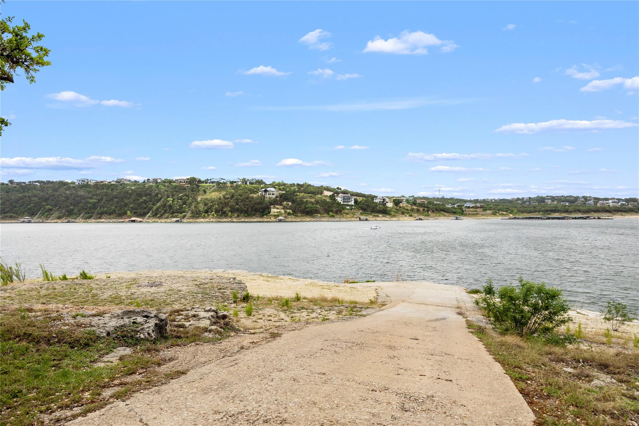 1131 Edgewater Dr, Spicewood, TX 78669