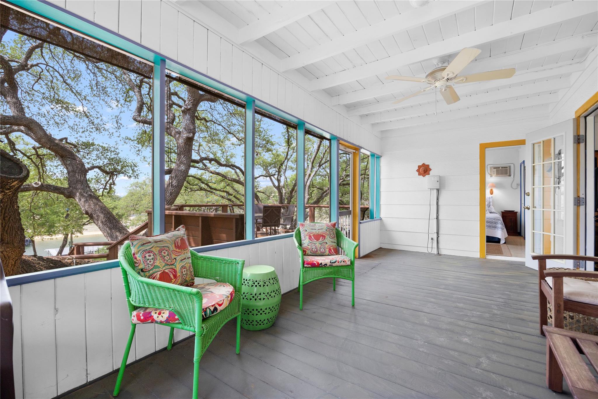 1131 Edgewater Dr, Spicewood, TX 78669