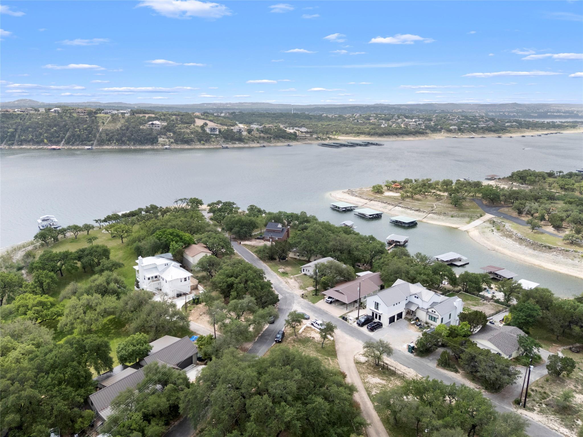 1131 Edgewater Dr, Spicewood, TX 78669