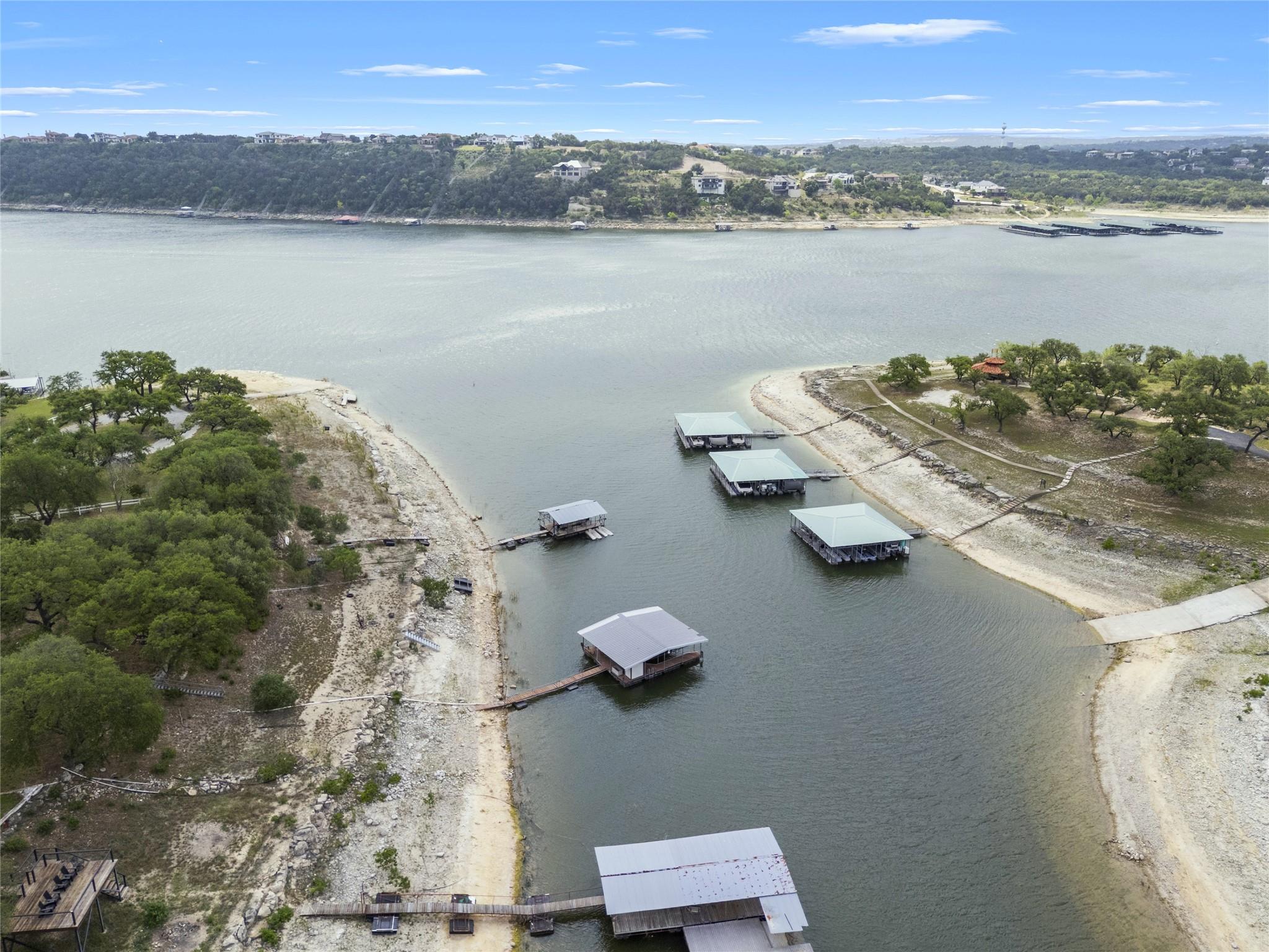 1131 Edgewater Dr, Spicewood, TX 78669