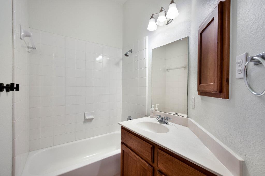 12409 CENTRAL PARK Dr, Austin, TX 78732