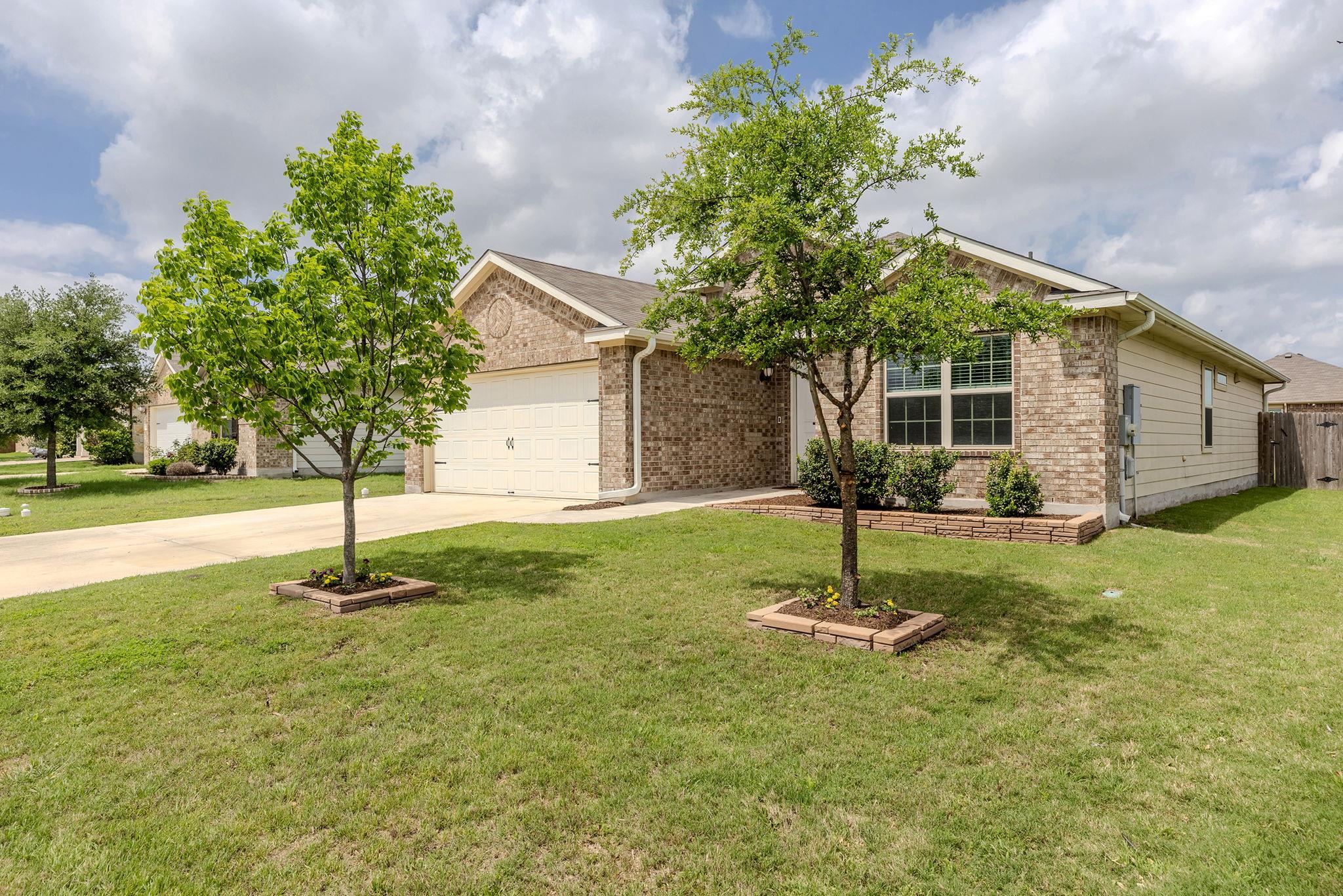 105 Balsam St, Hutto, TX 78634