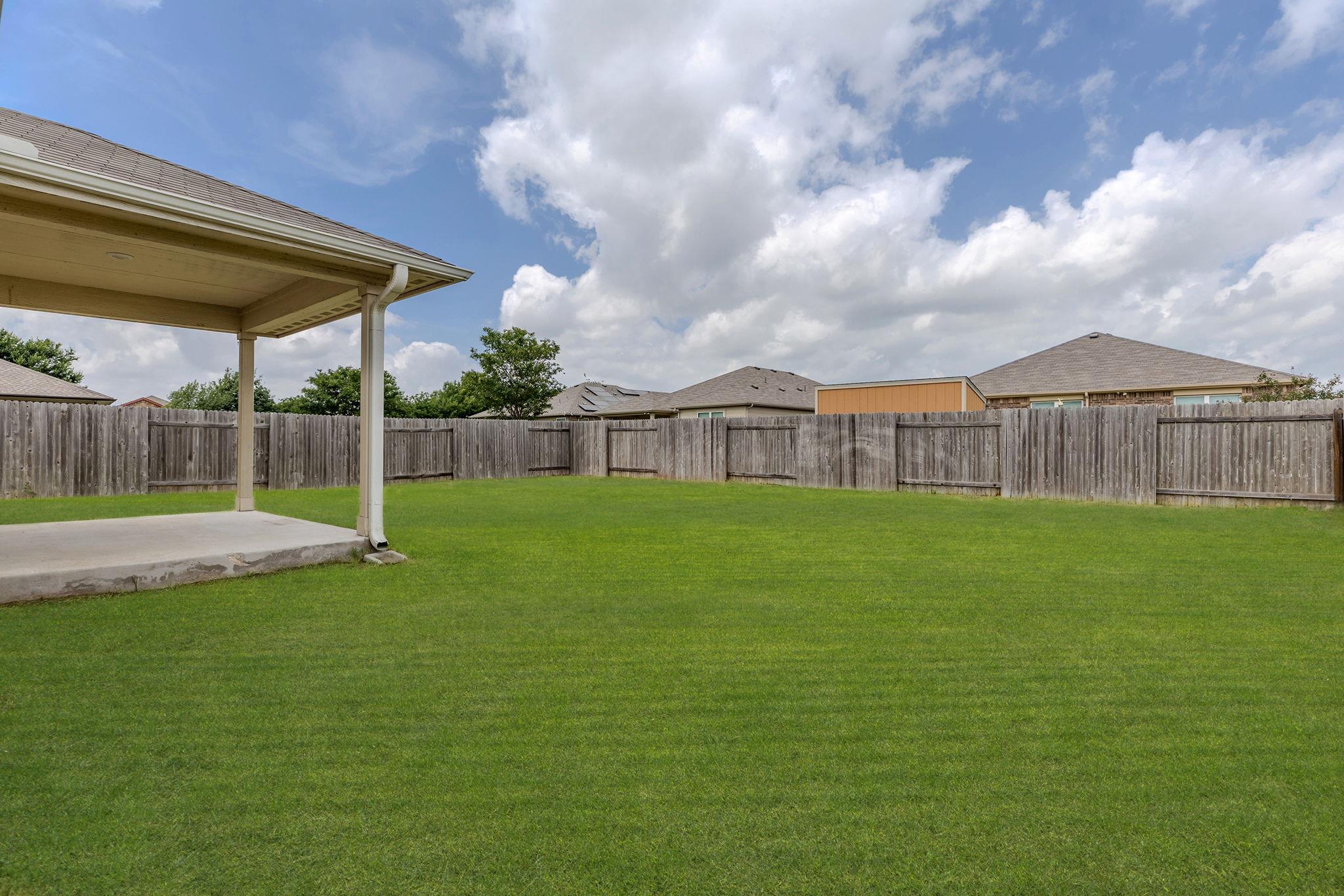 105 Balsam St, Hutto, TX 78634