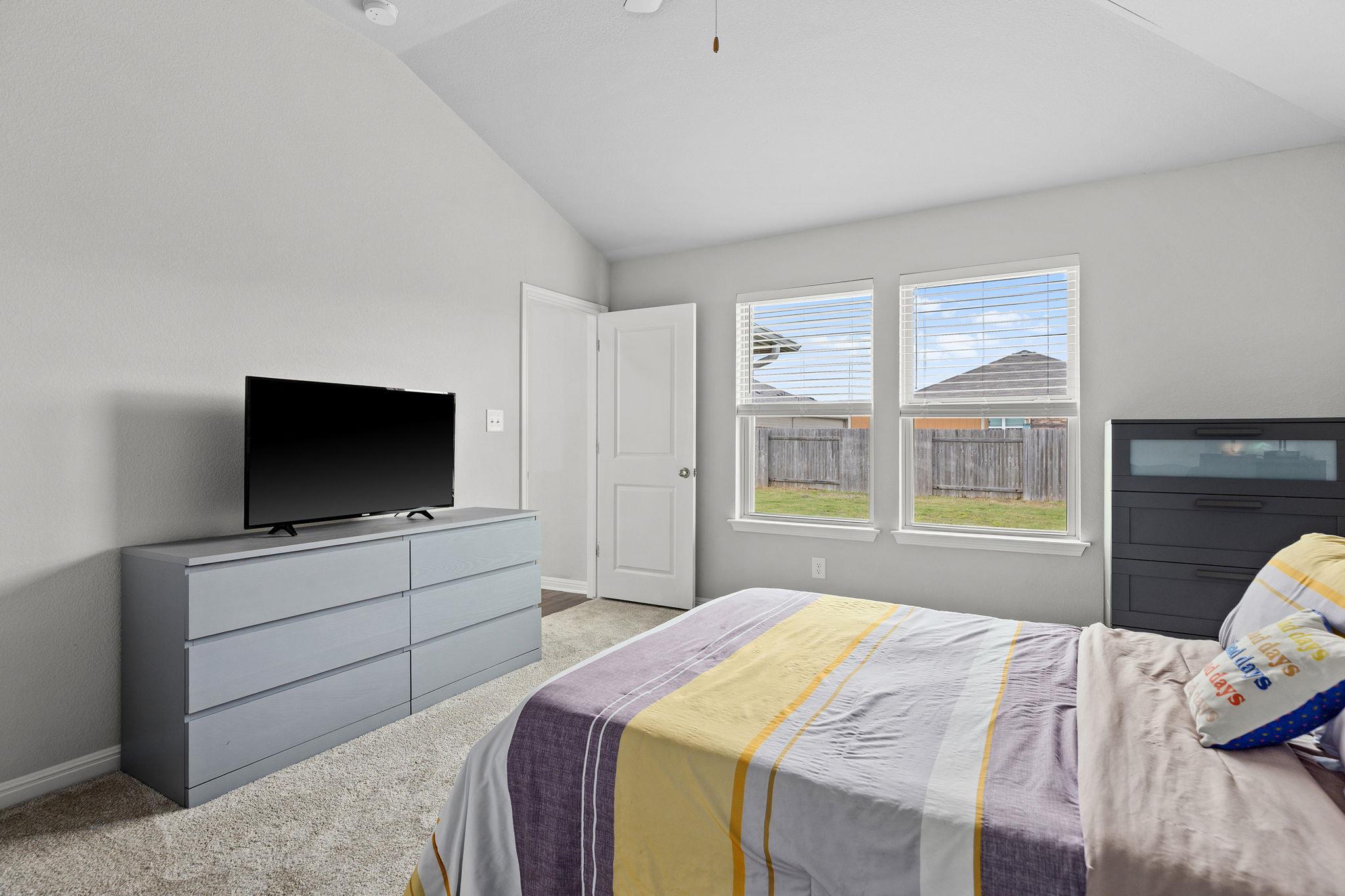 105 Balsam St, Hutto, TX 78634