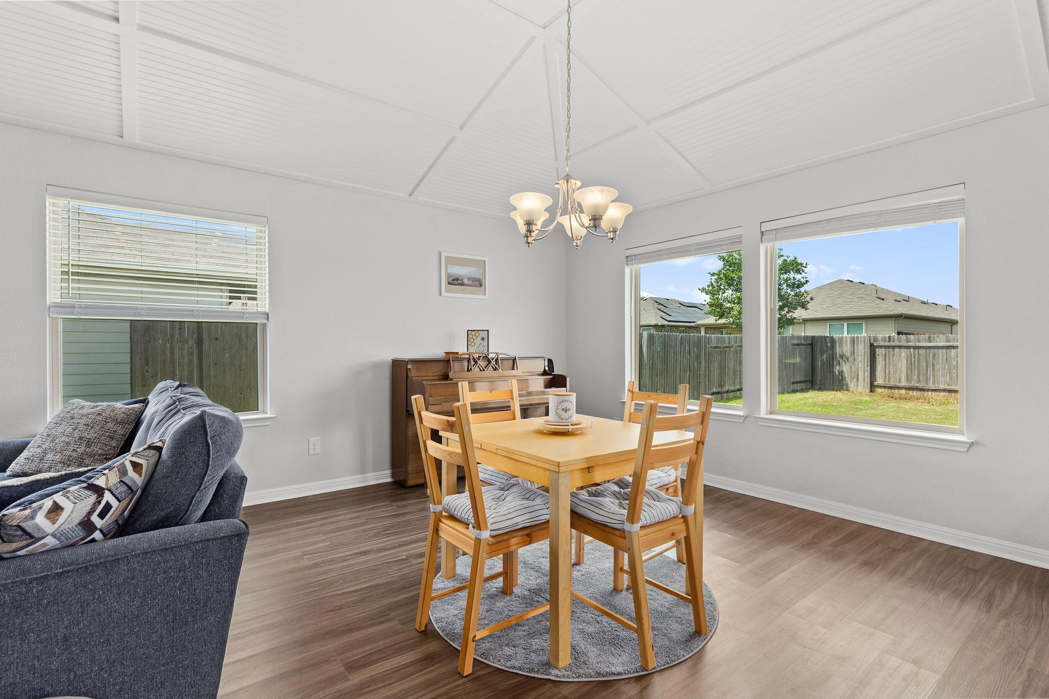 105 Balsam St, Hutto, TX 78634