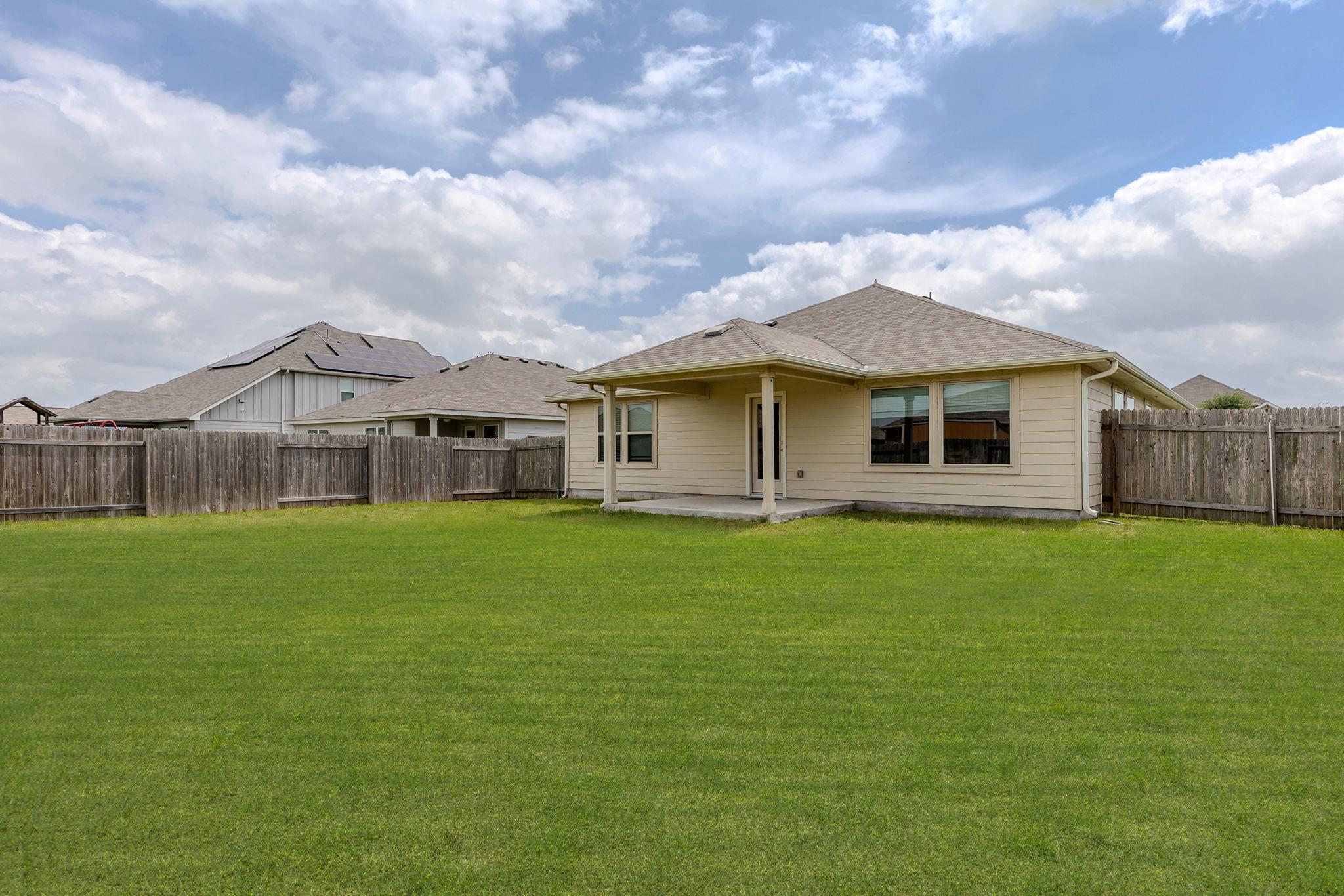 105 Balsam St, Hutto, TX 78634