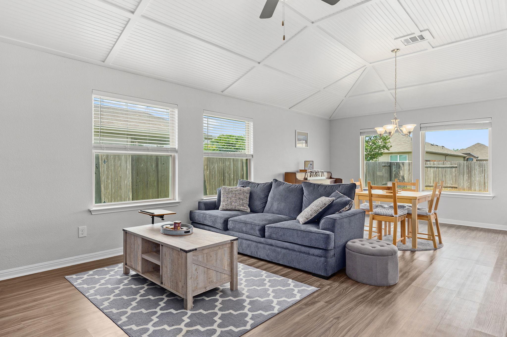 105 Balsam St, Hutto, TX 78634