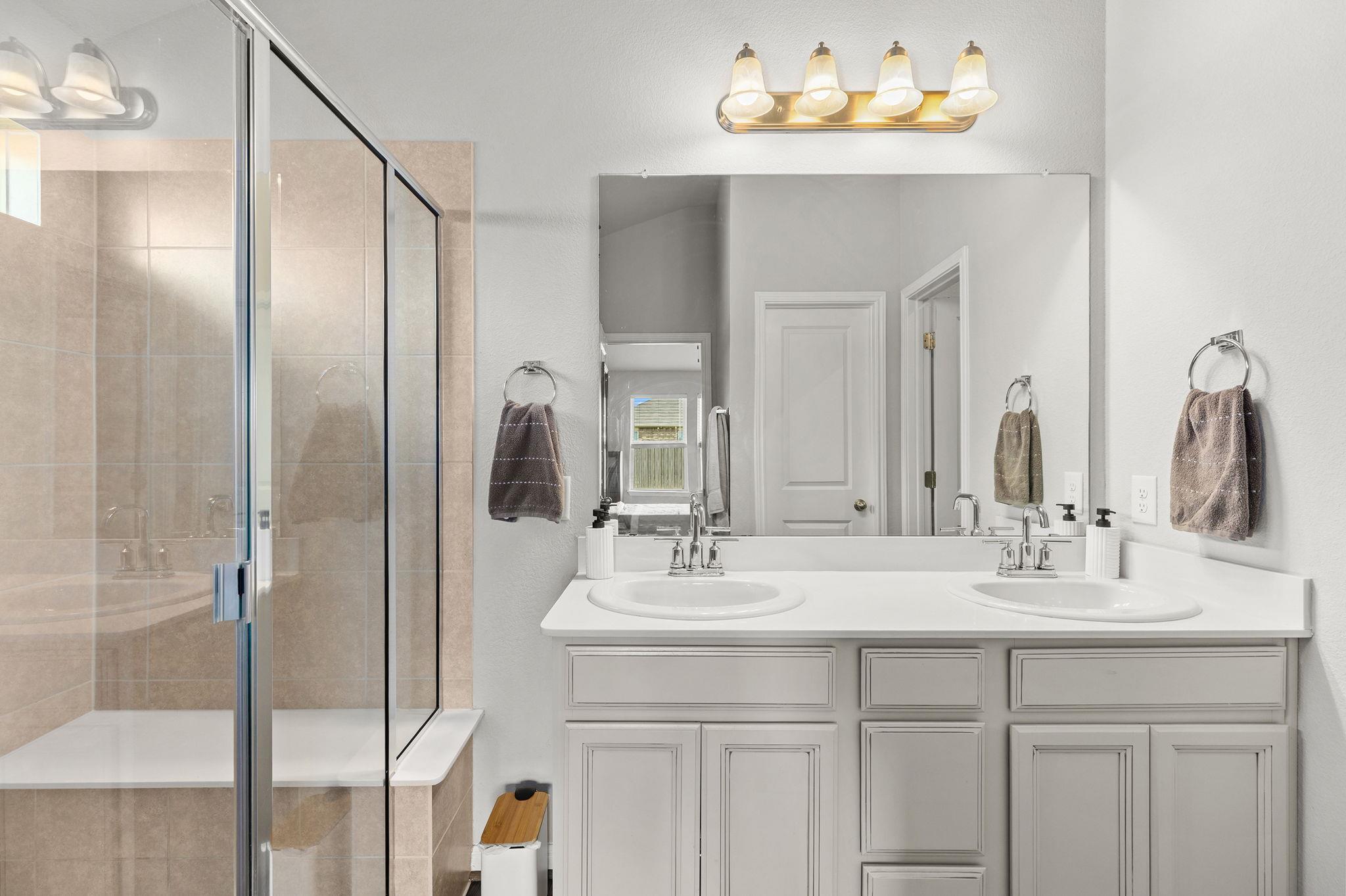 105 Balsam St, Hutto, TX 78634