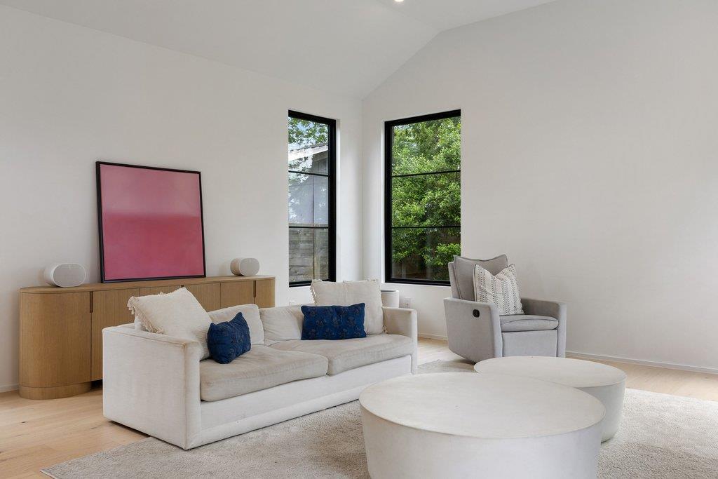 907 Karen Ave, Austin, TX 78757