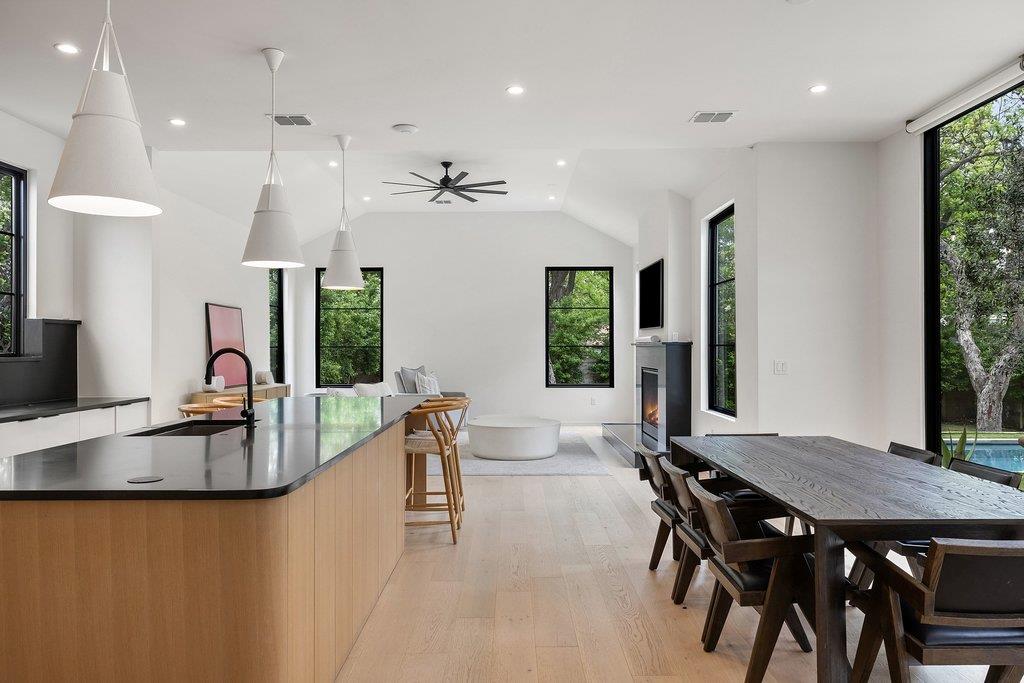 907 Karen Ave, Austin, TX 78757