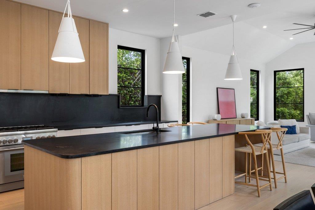 907 Karen Ave, Austin, TX 78757