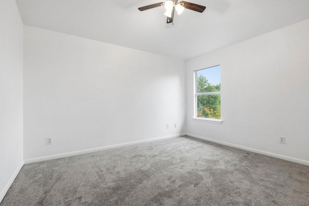 2003 Cockrill Cv, Hutto, TX 78634