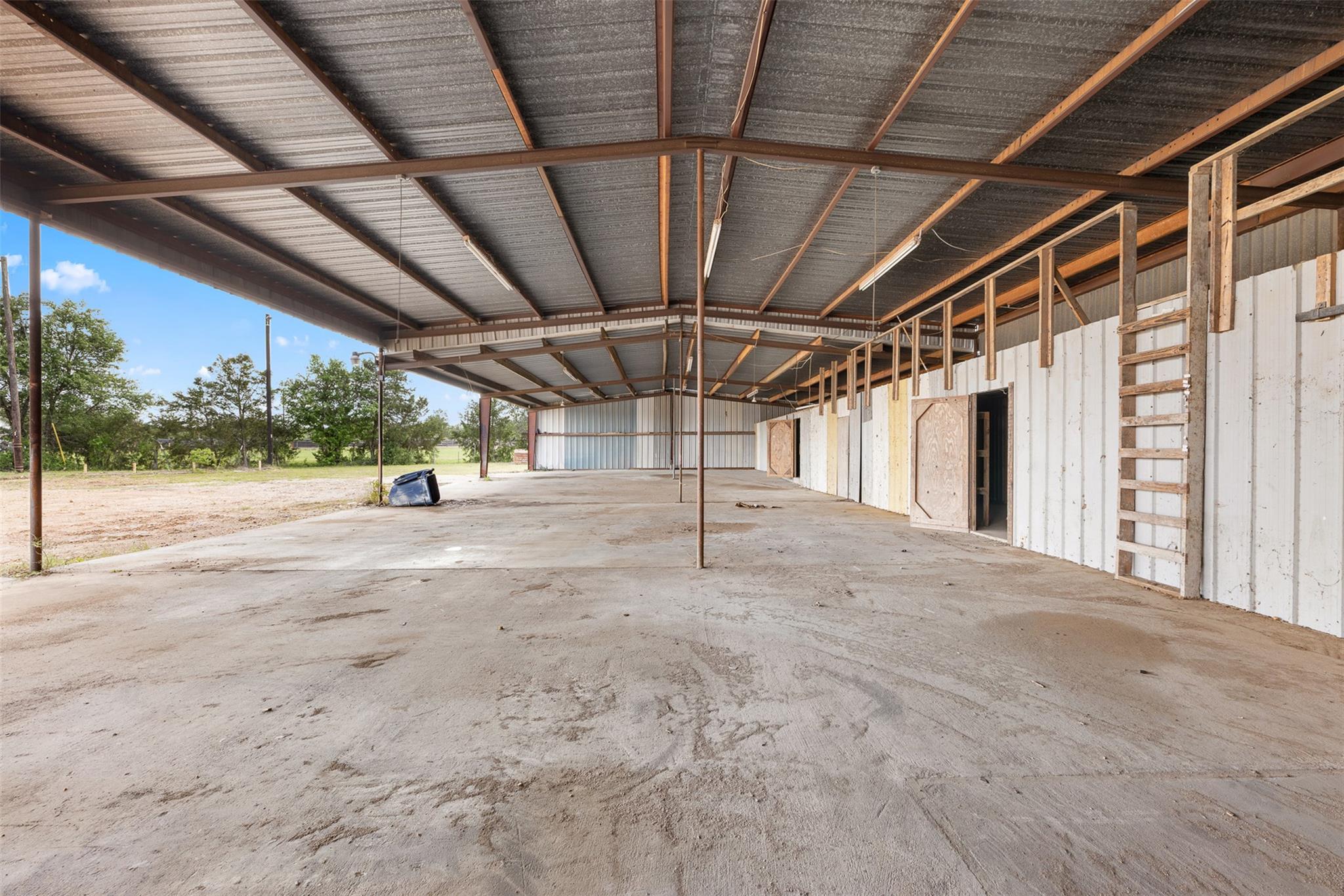 2910 E Austin St, Giddings, TX 78942