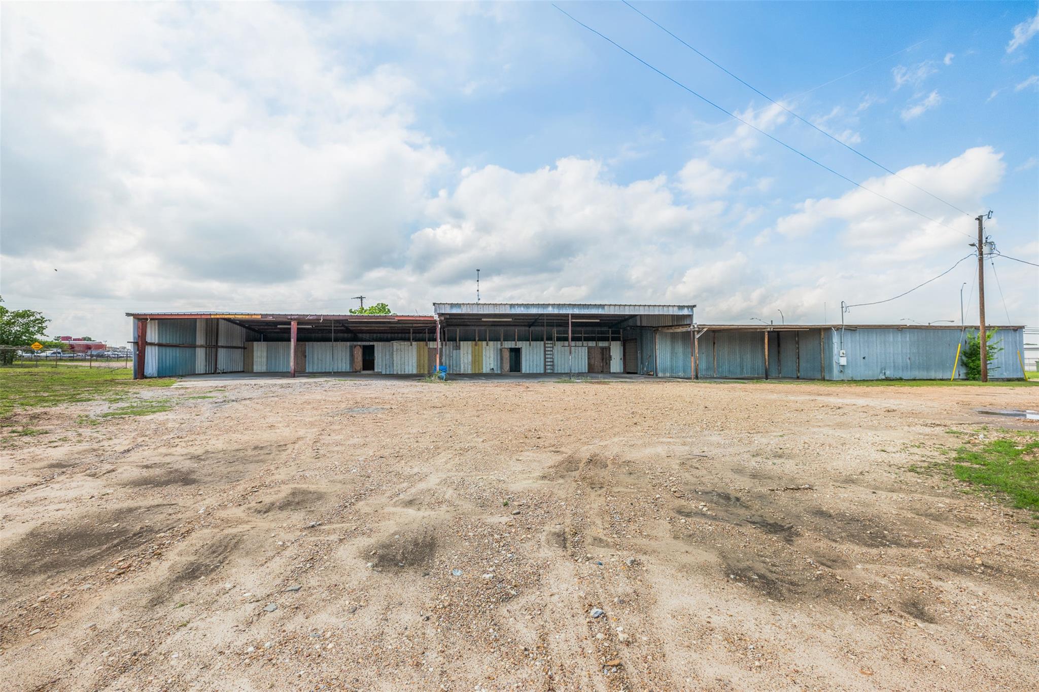 2910 E Austin St, Giddings, TX 78942