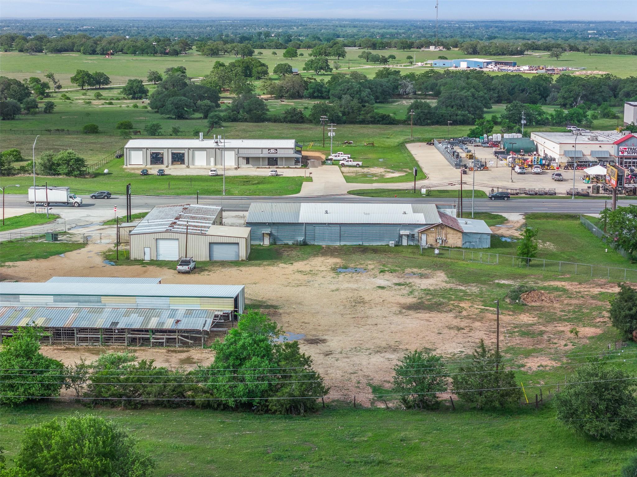 2910 E Austin St, Giddings, TX 78942