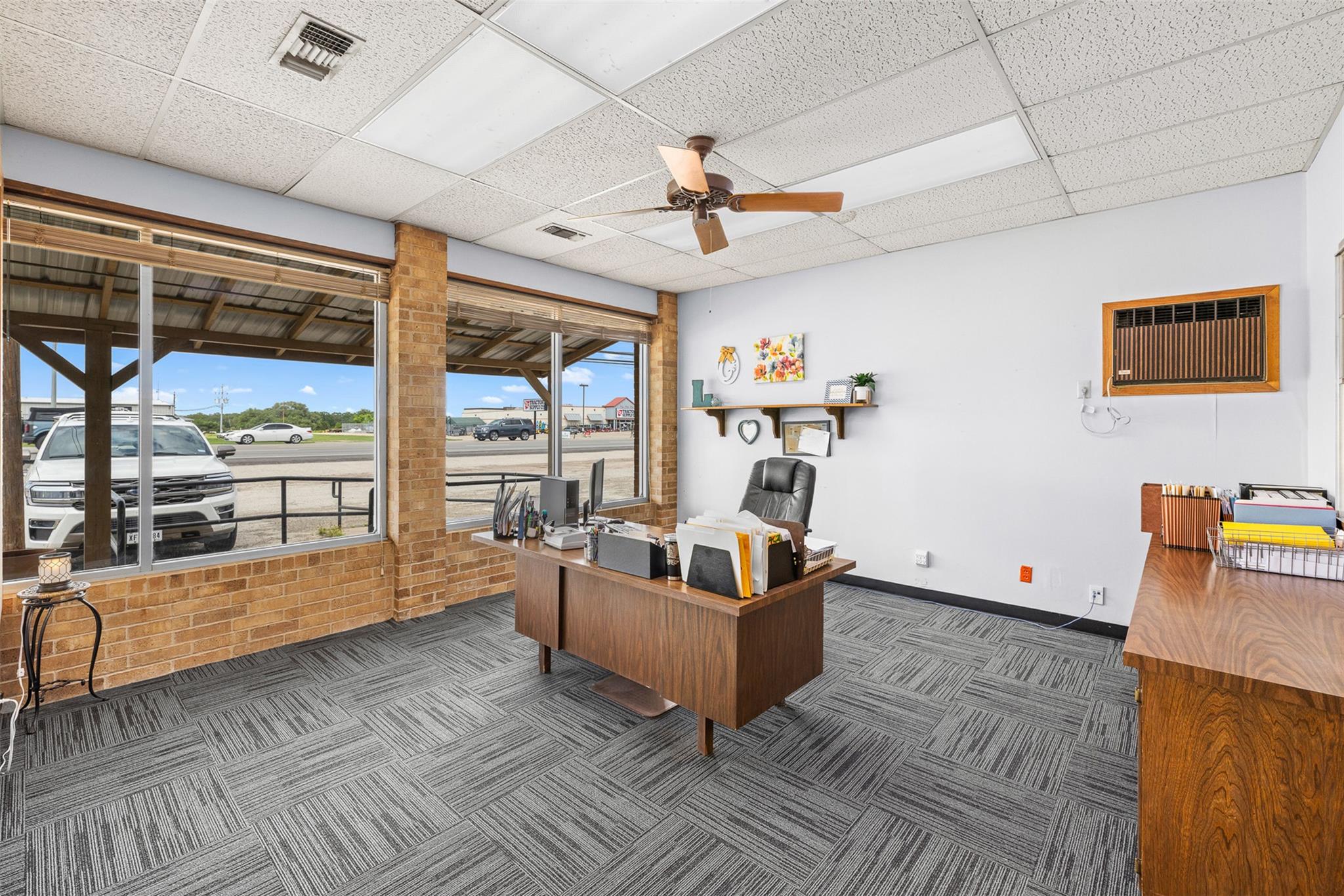 2910 E Austin St, Giddings, TX 78942