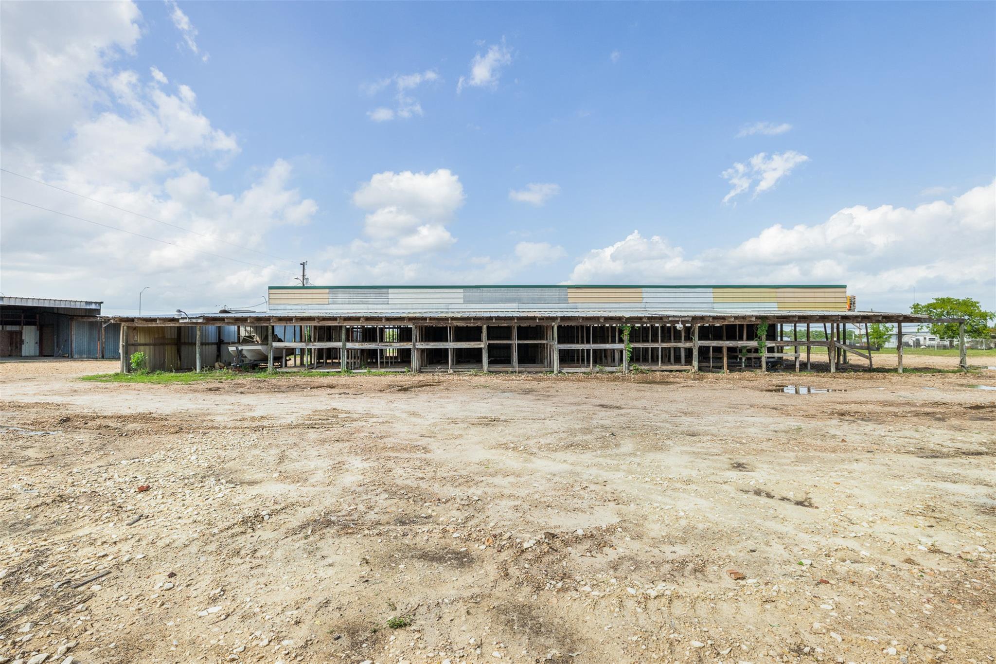 2910 E Austin St, Giddings, TX 78942