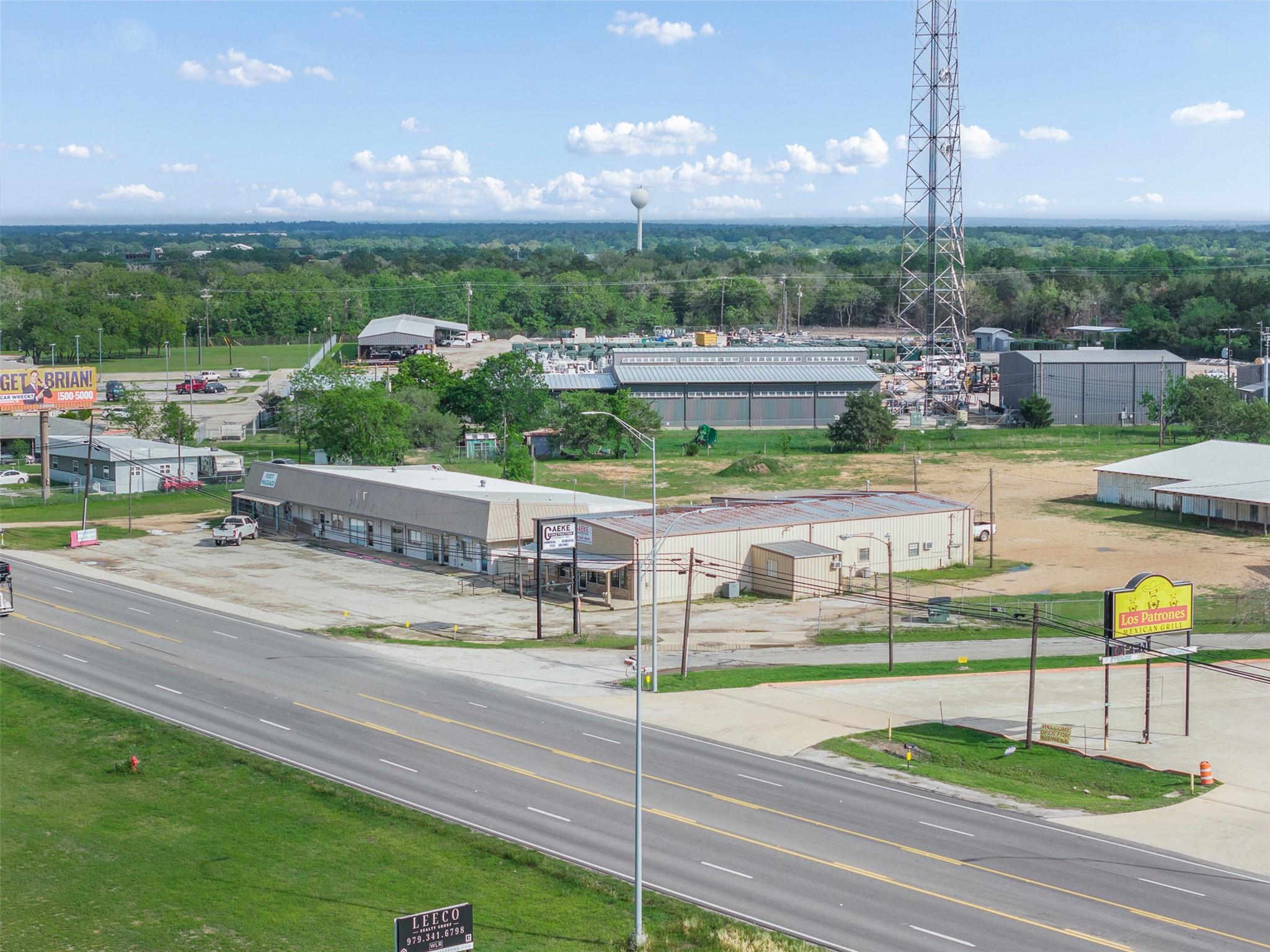 2910 E Austin St, Giddings, TX 78942