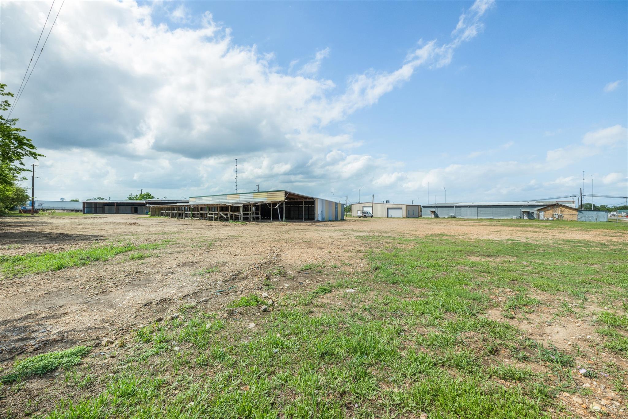 2910 E Austin St, Giddings, TX 78942