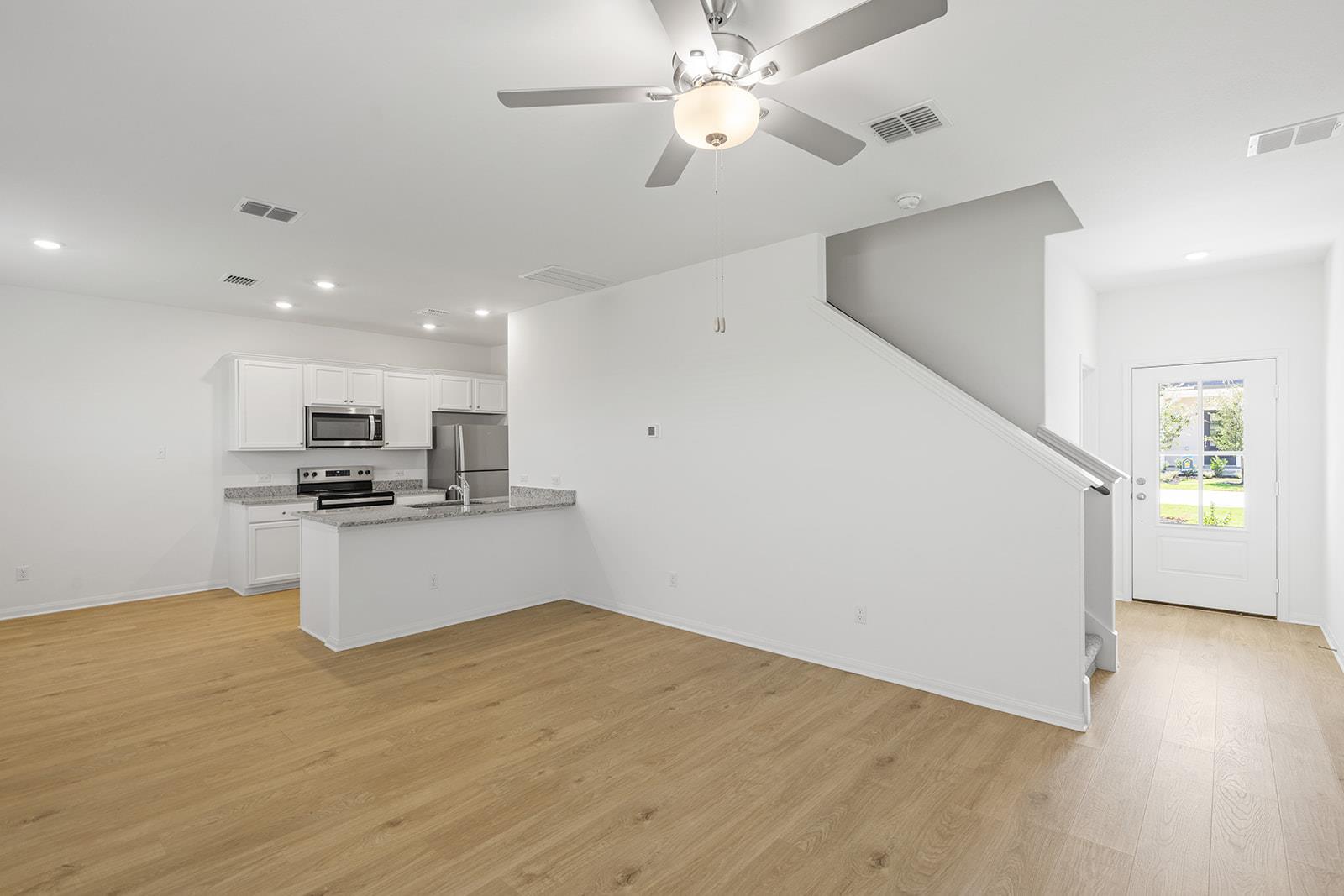 124 Desert Hare Dr, Jarrell, TX 76537