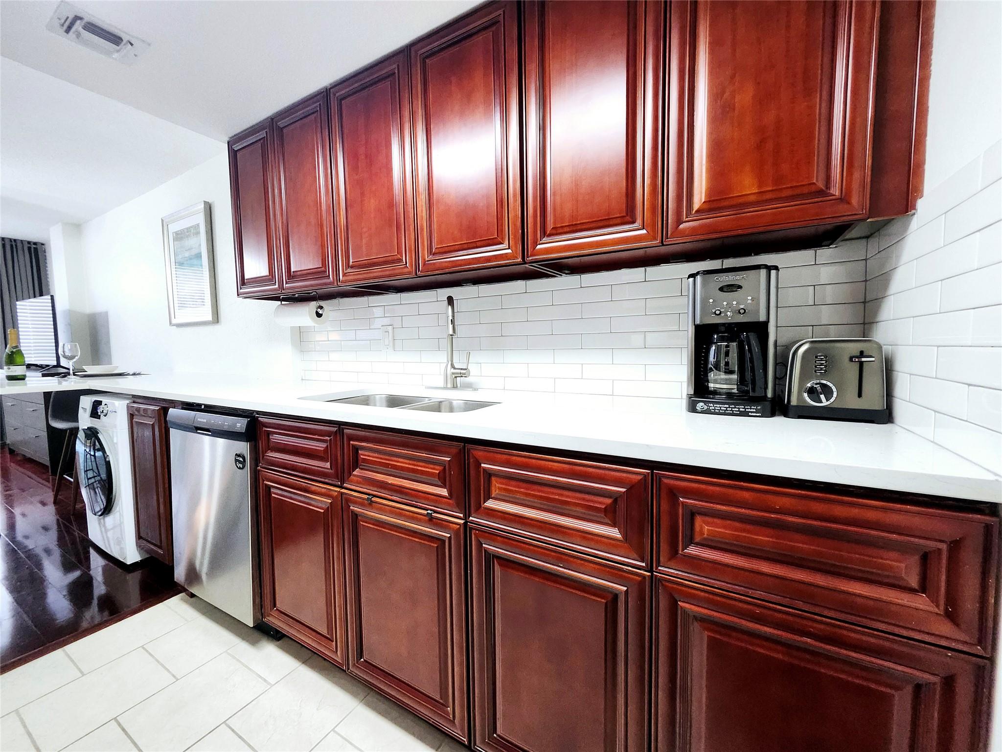 1800 Lavaca St # 102, Austin, TX 78701