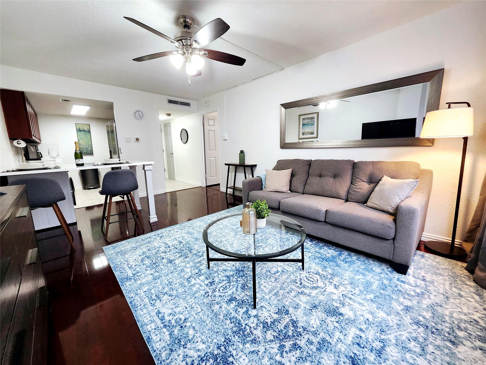 1800 Lavaca St # 102, Austin, TX 78701