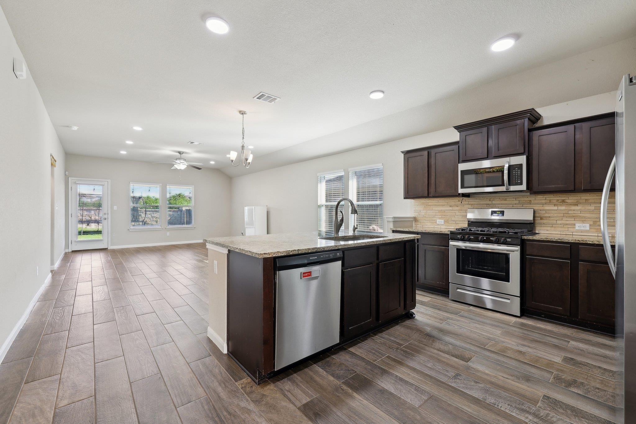 108 Bright Star Ln, Georgetown, TX 78628