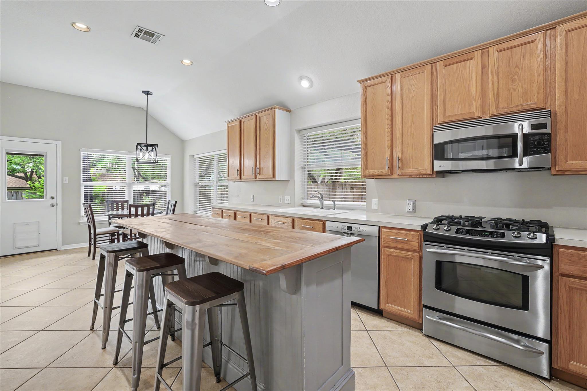 15811 W Dorman Dr, Austin, TX 78717