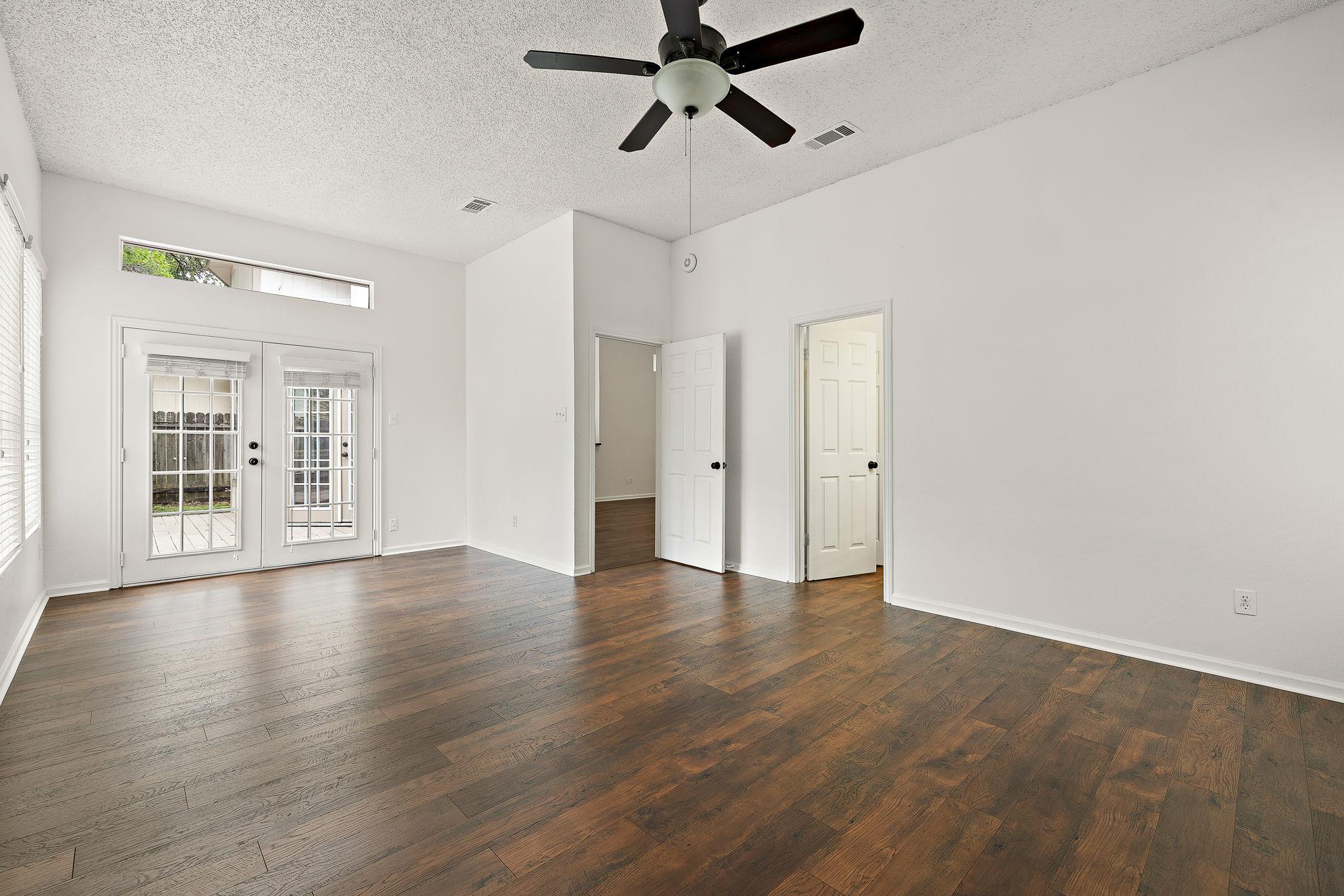 12409 HUNTERS CHASE Dr, Austin, TX 78729