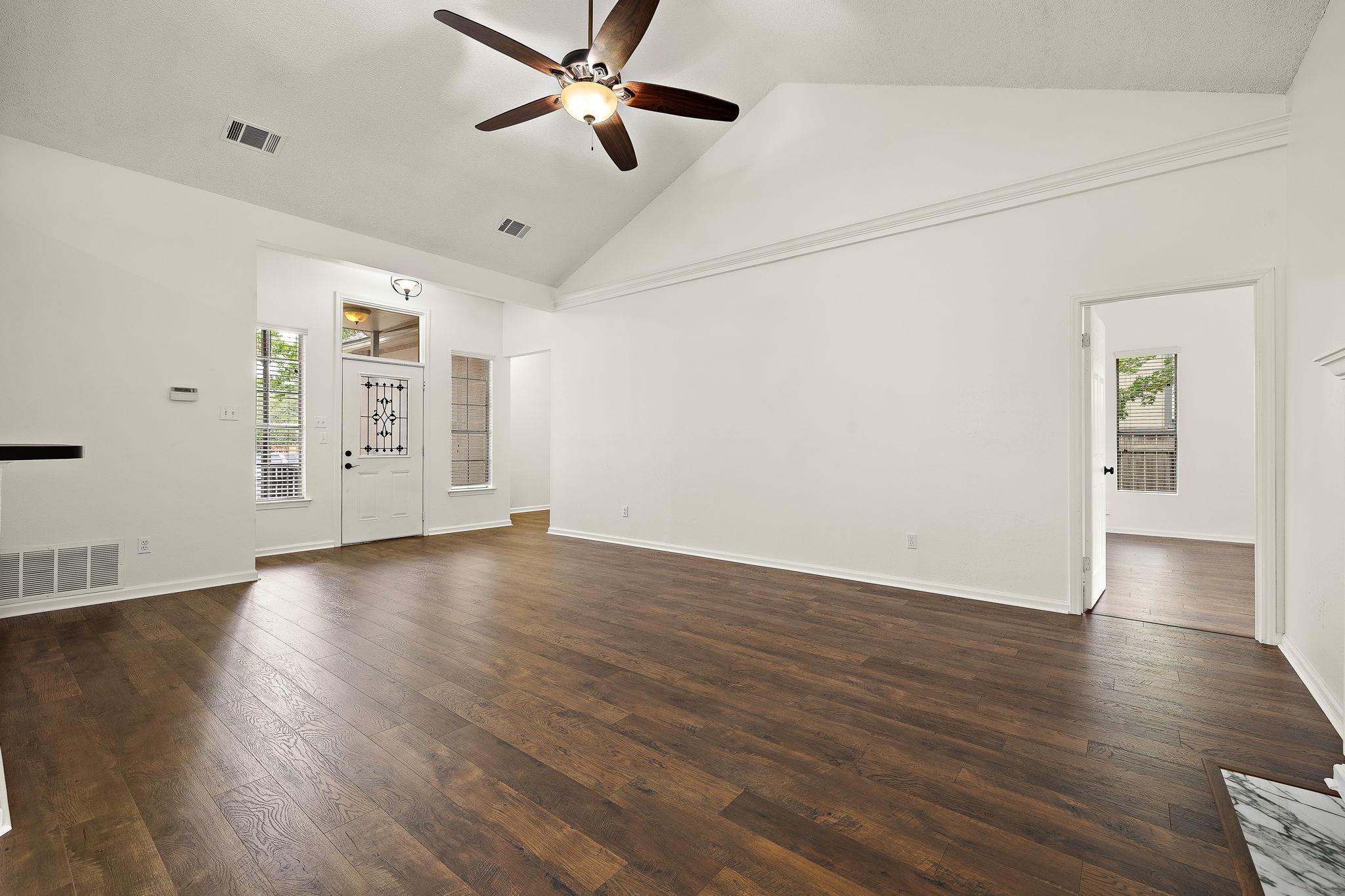 12409 HUNTERS CHASE Dr, Austin, TX 78729