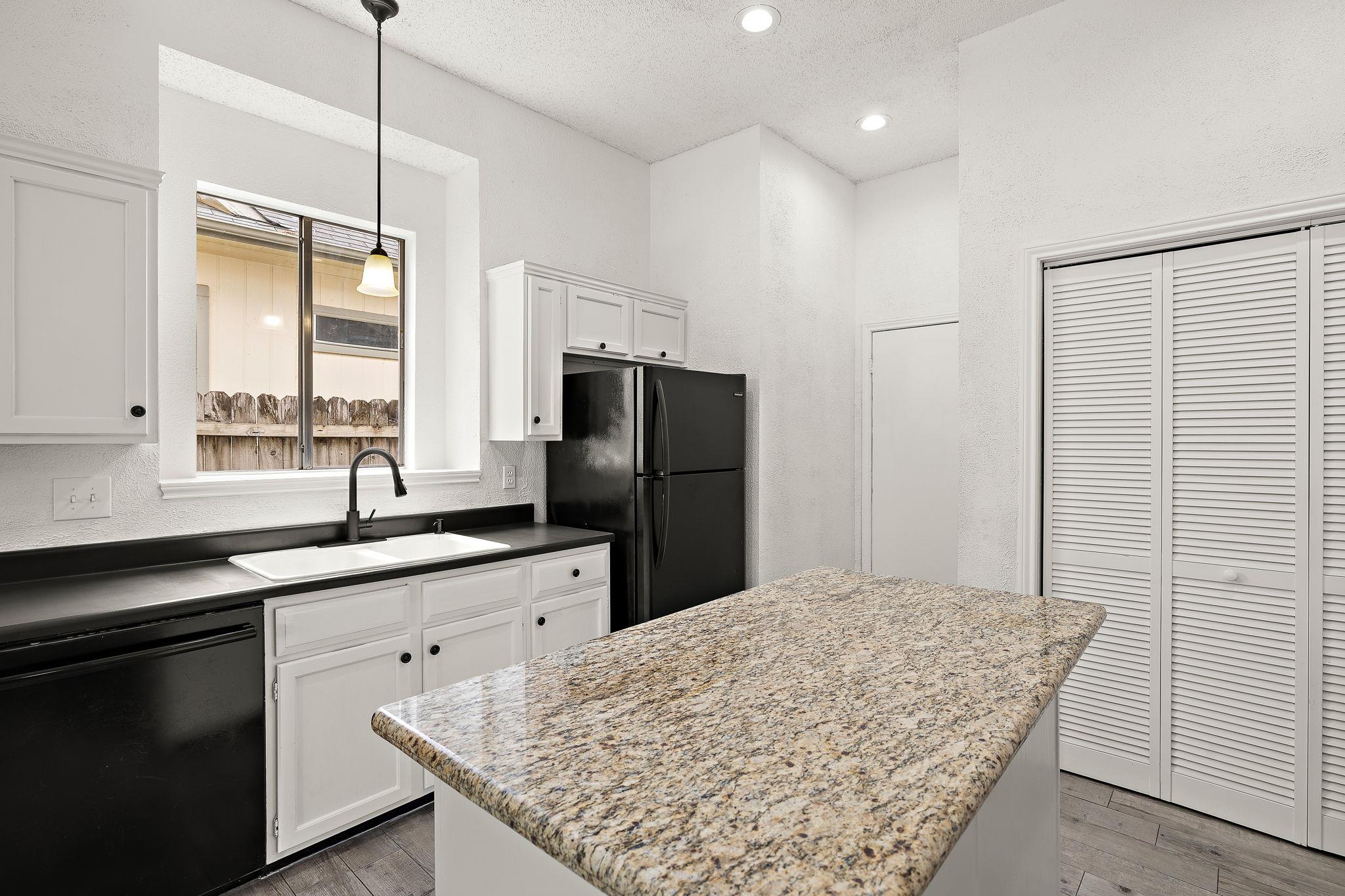 12409 HUNTERS CHASE Dr, Austin, TX 78729