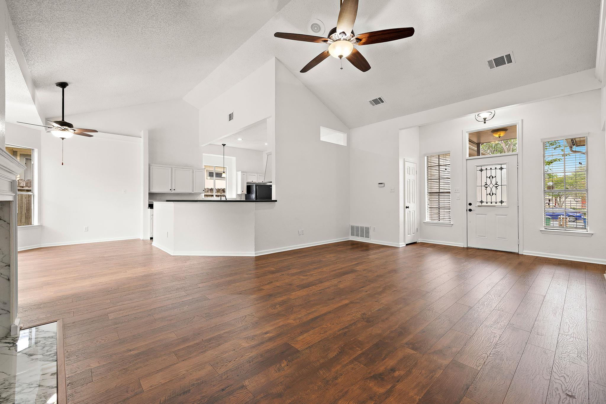 12409 HUNTERS CHASE Dr, Austin, TX 78729