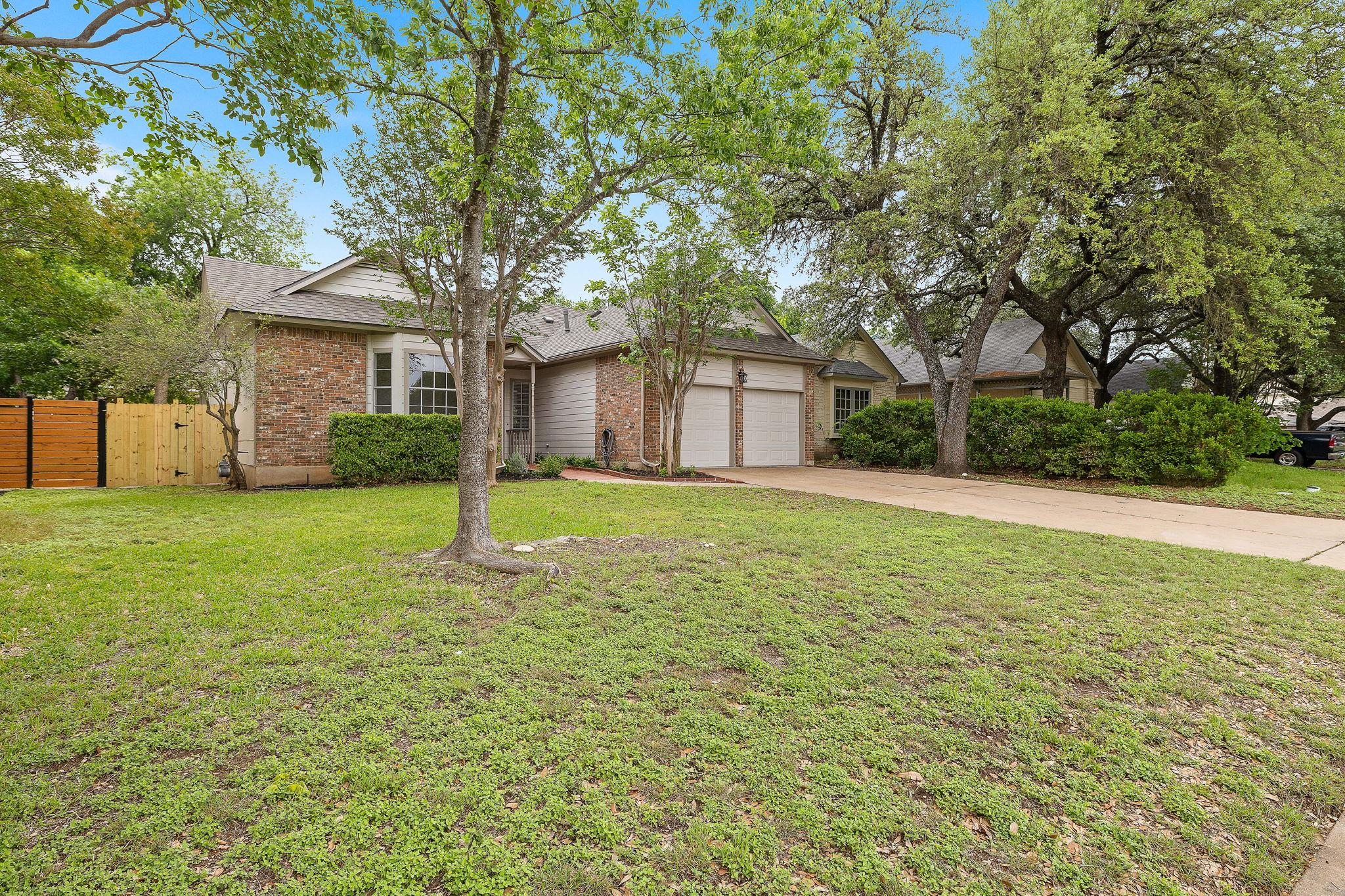 12409 HUNTERS CHASE Dr, Austin, TX 78729